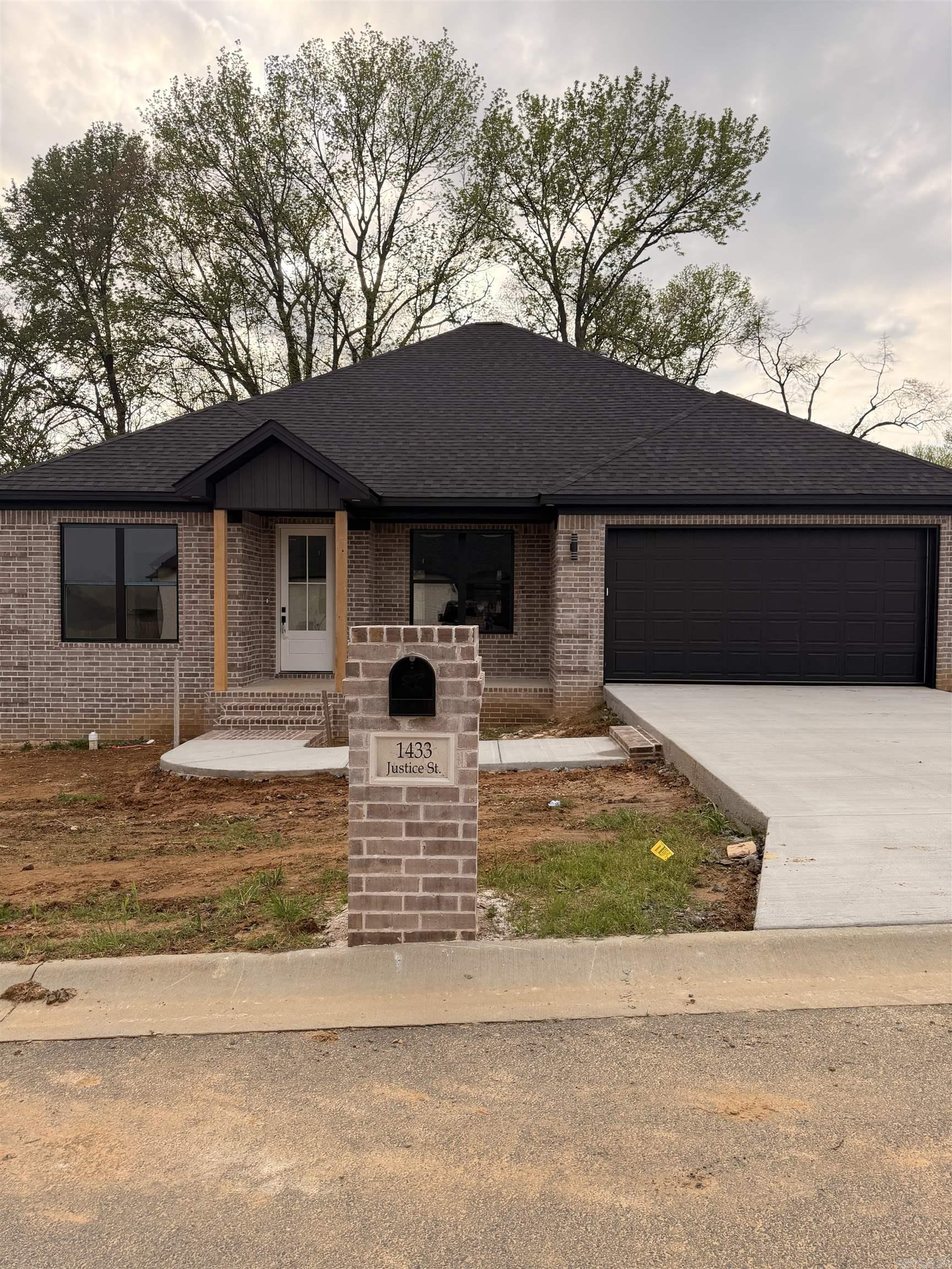 1433 JUSTICE  Jacksonville, AR