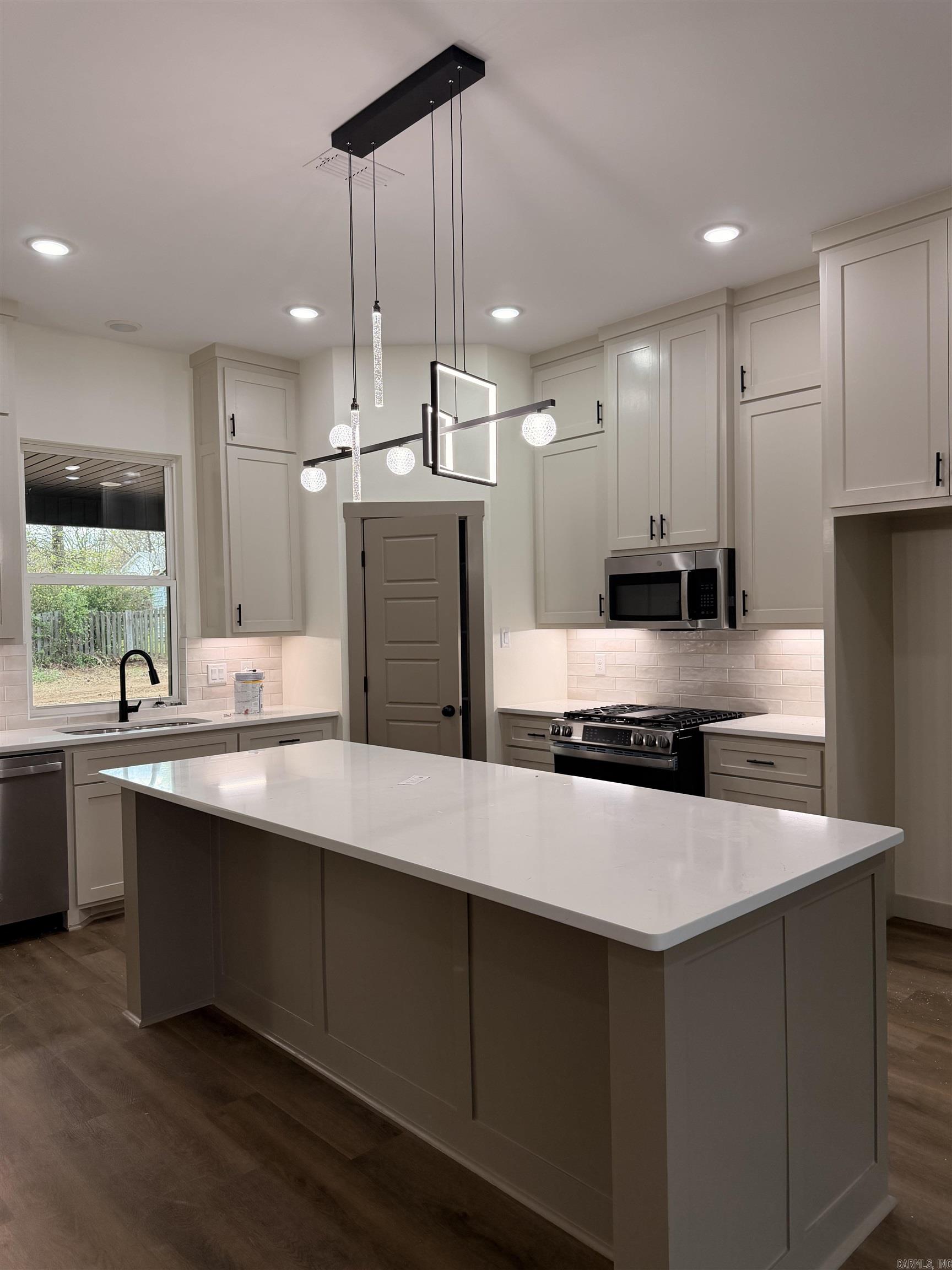 1433 JUSTICE  Jacksonville, AR