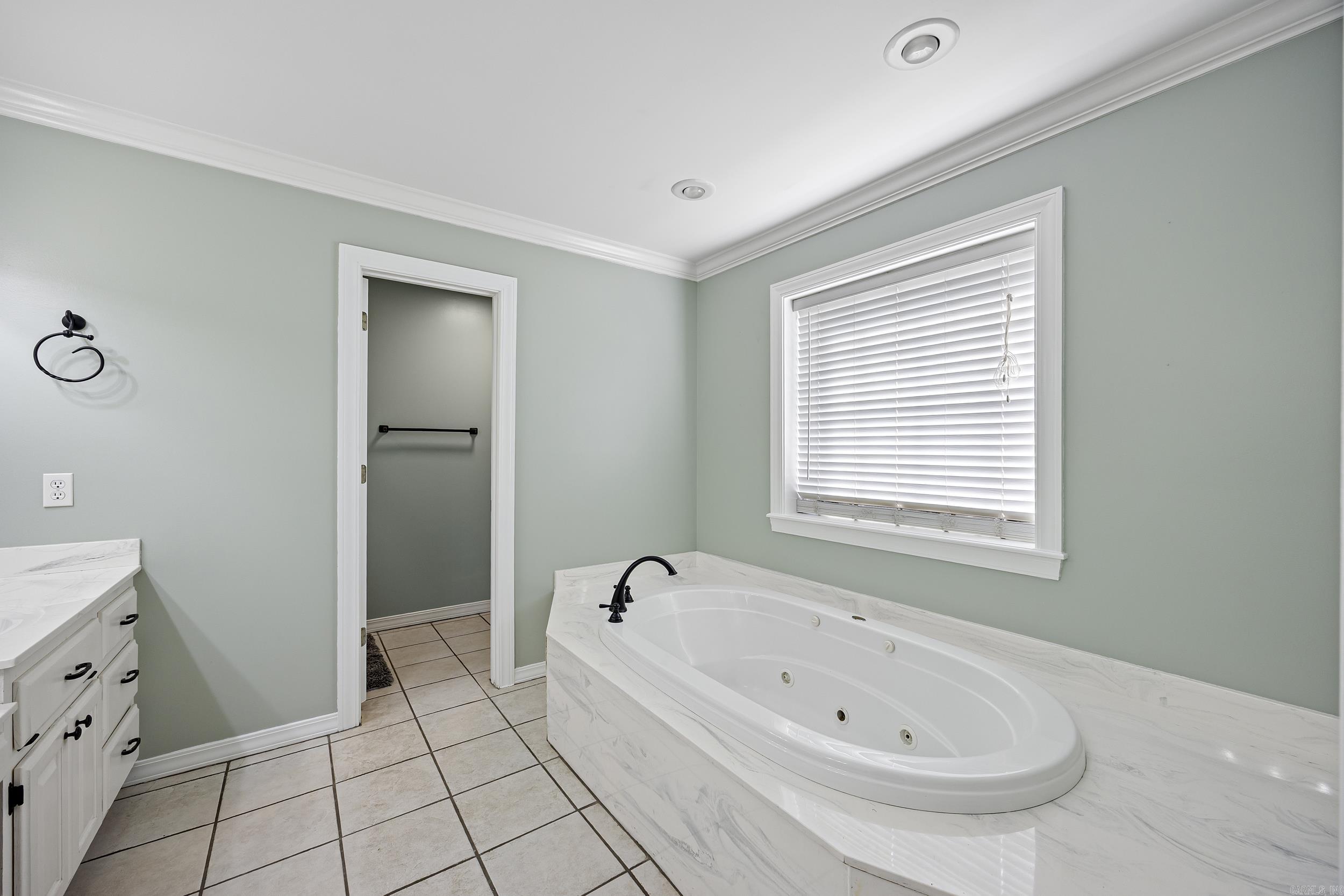 2303 W 5th  Russellville, AR