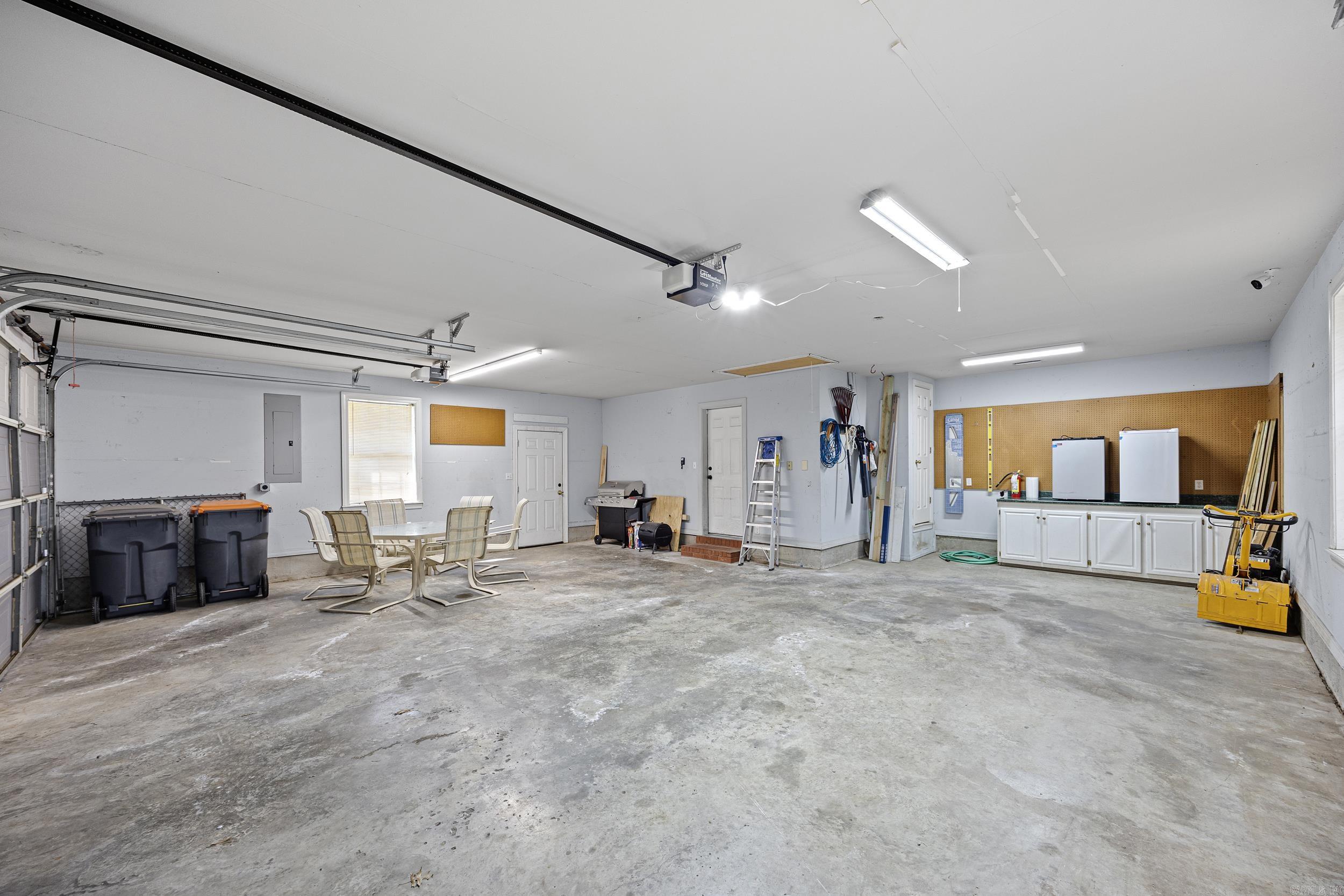 2303 W 5th  Russellville, AR