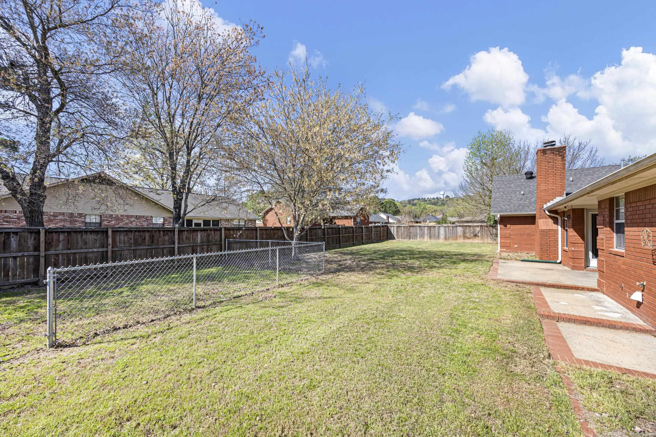 2303 W 5th  Russellville, AR