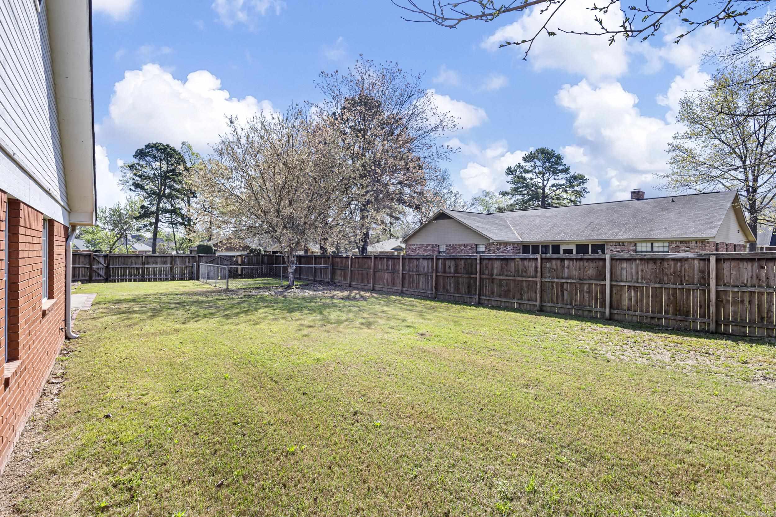 2303 W 5th  Russellville, AR