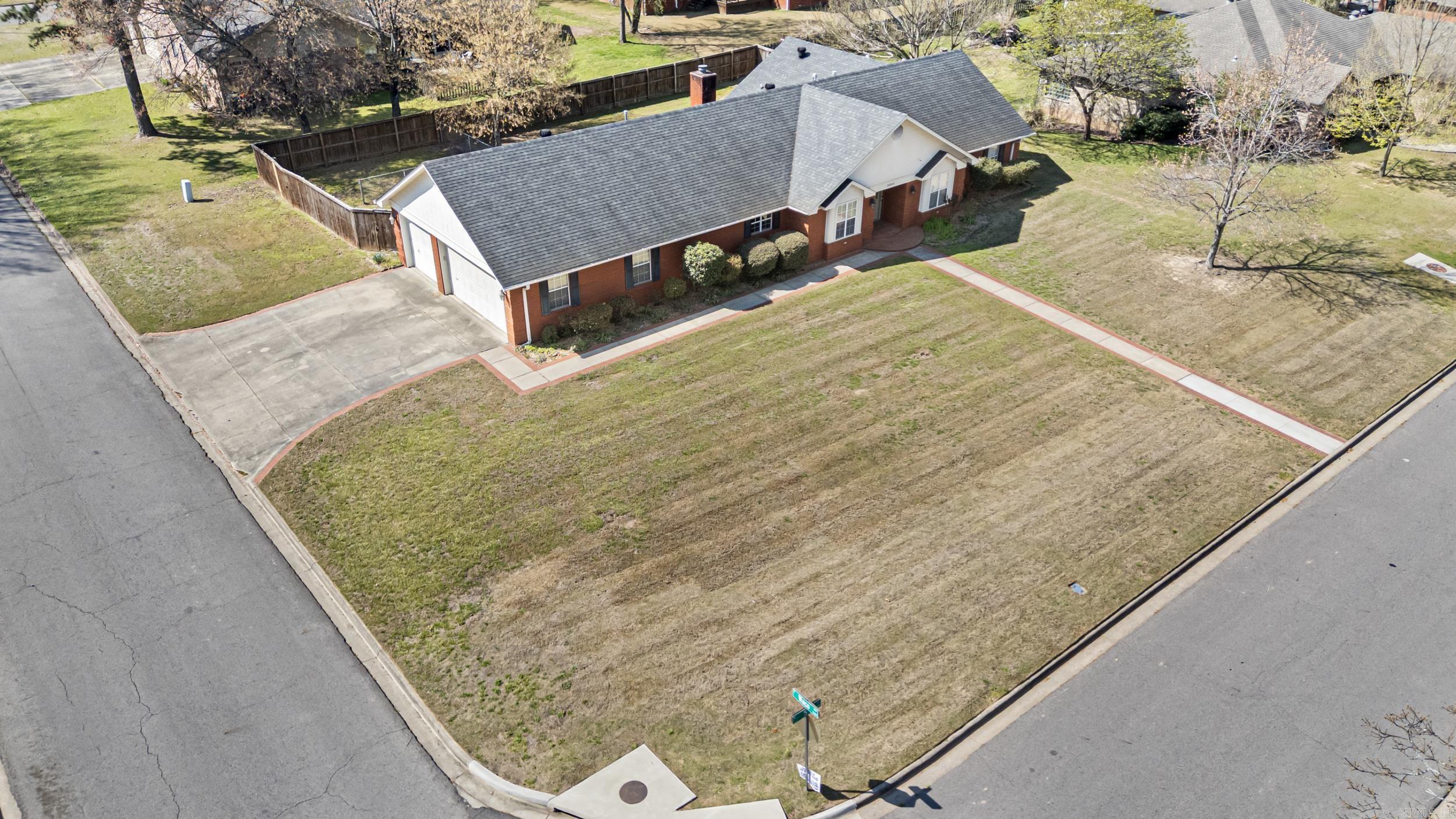 2303 W 5th  Russellville, AR