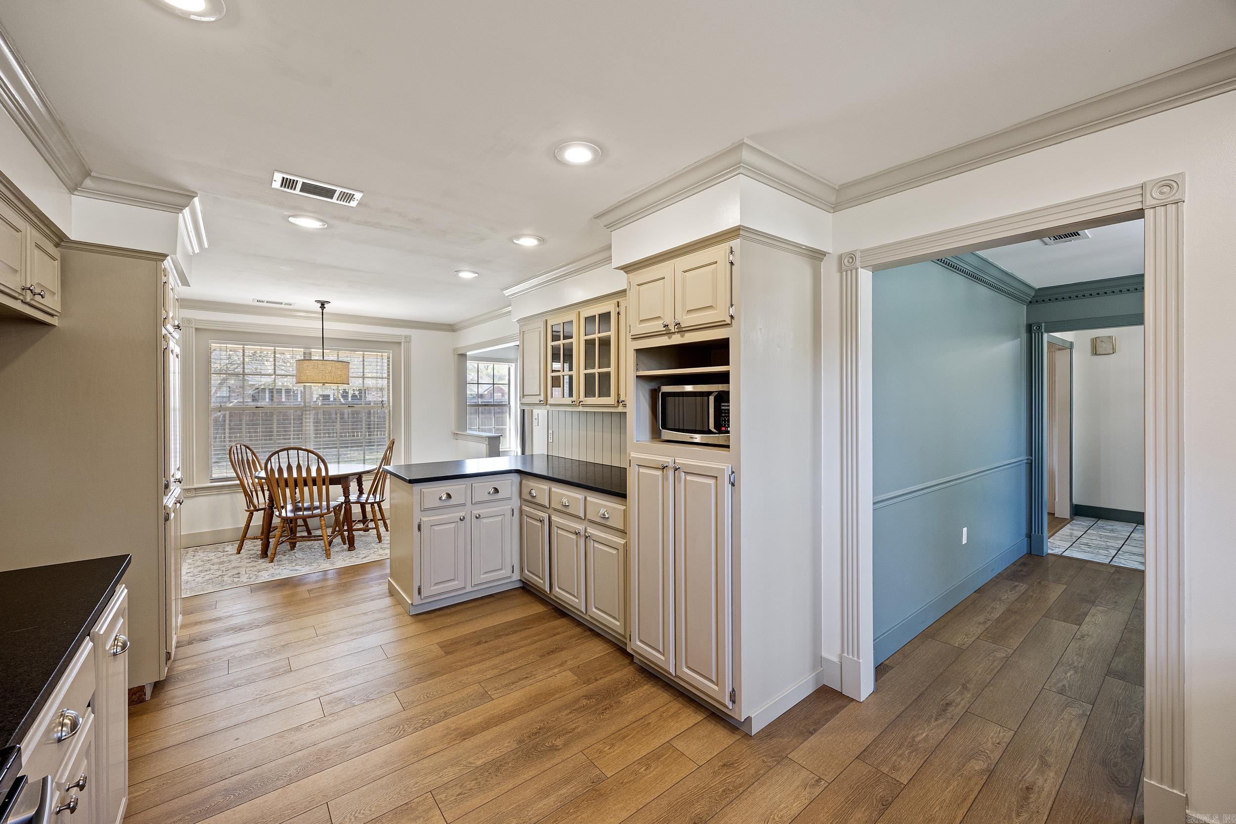 2303 W 5th  Russellville, AR