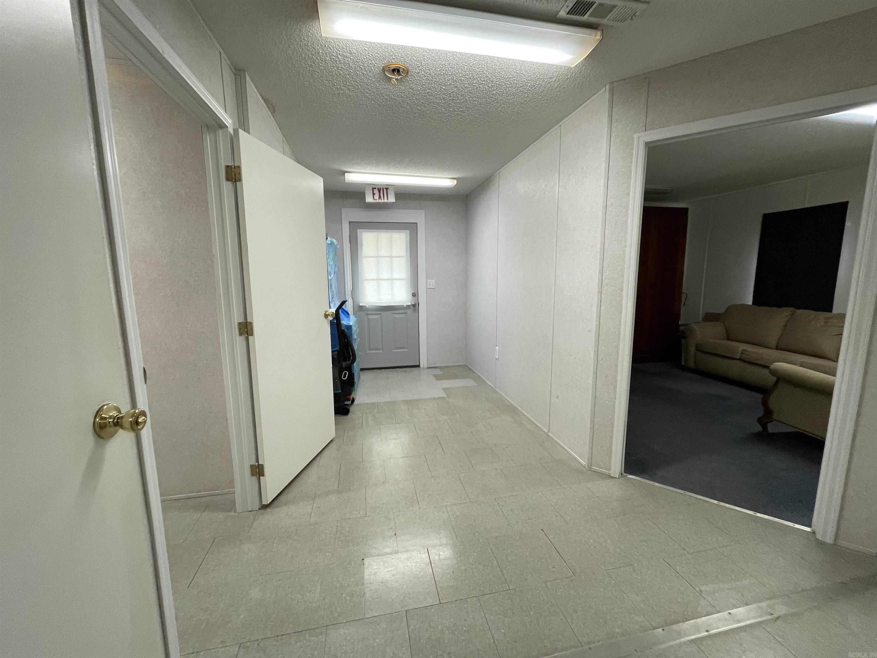 1101 Maple Drive  Mountain View, AR