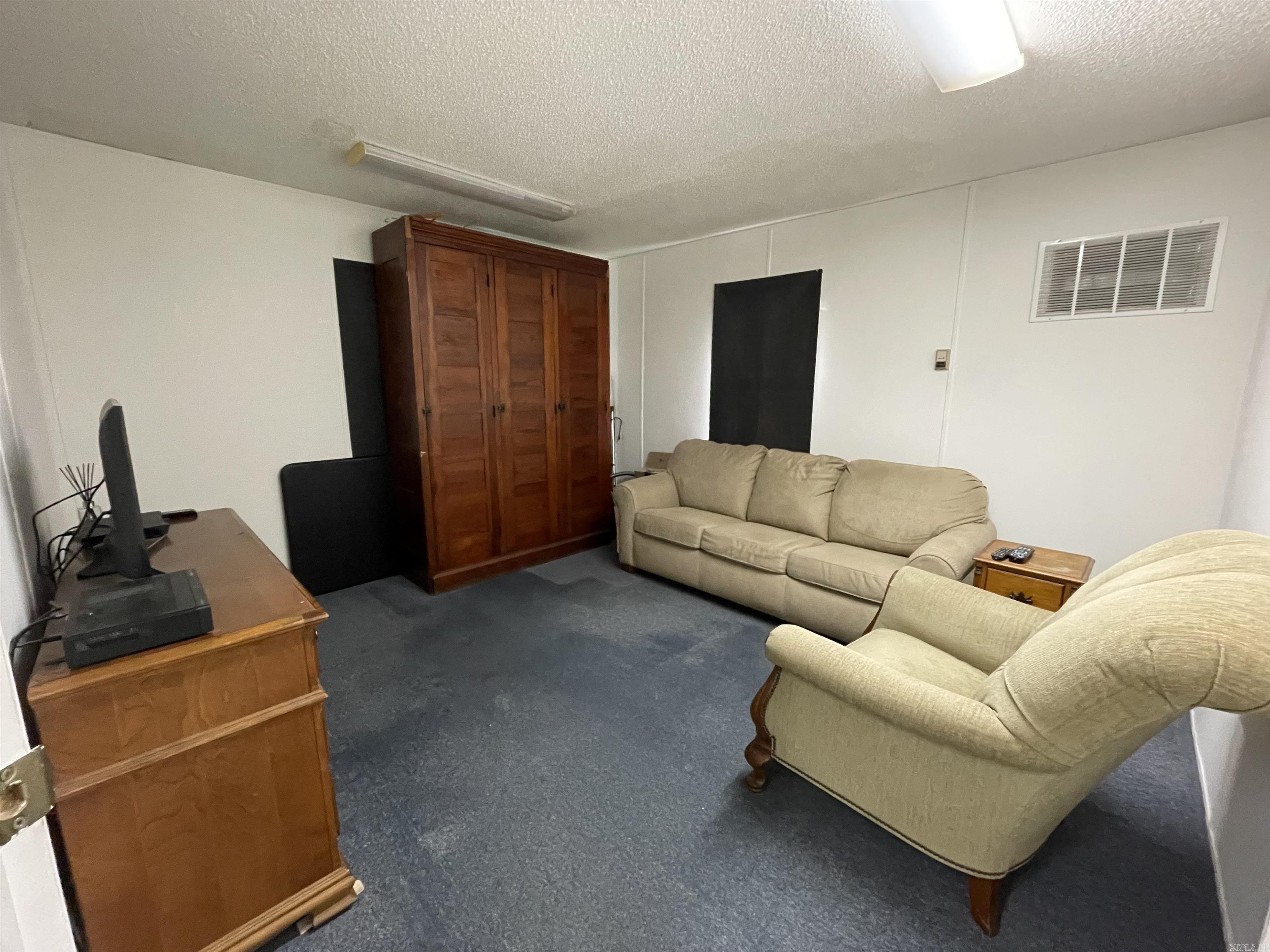 1101 Maple Drive  Mountain View, AR