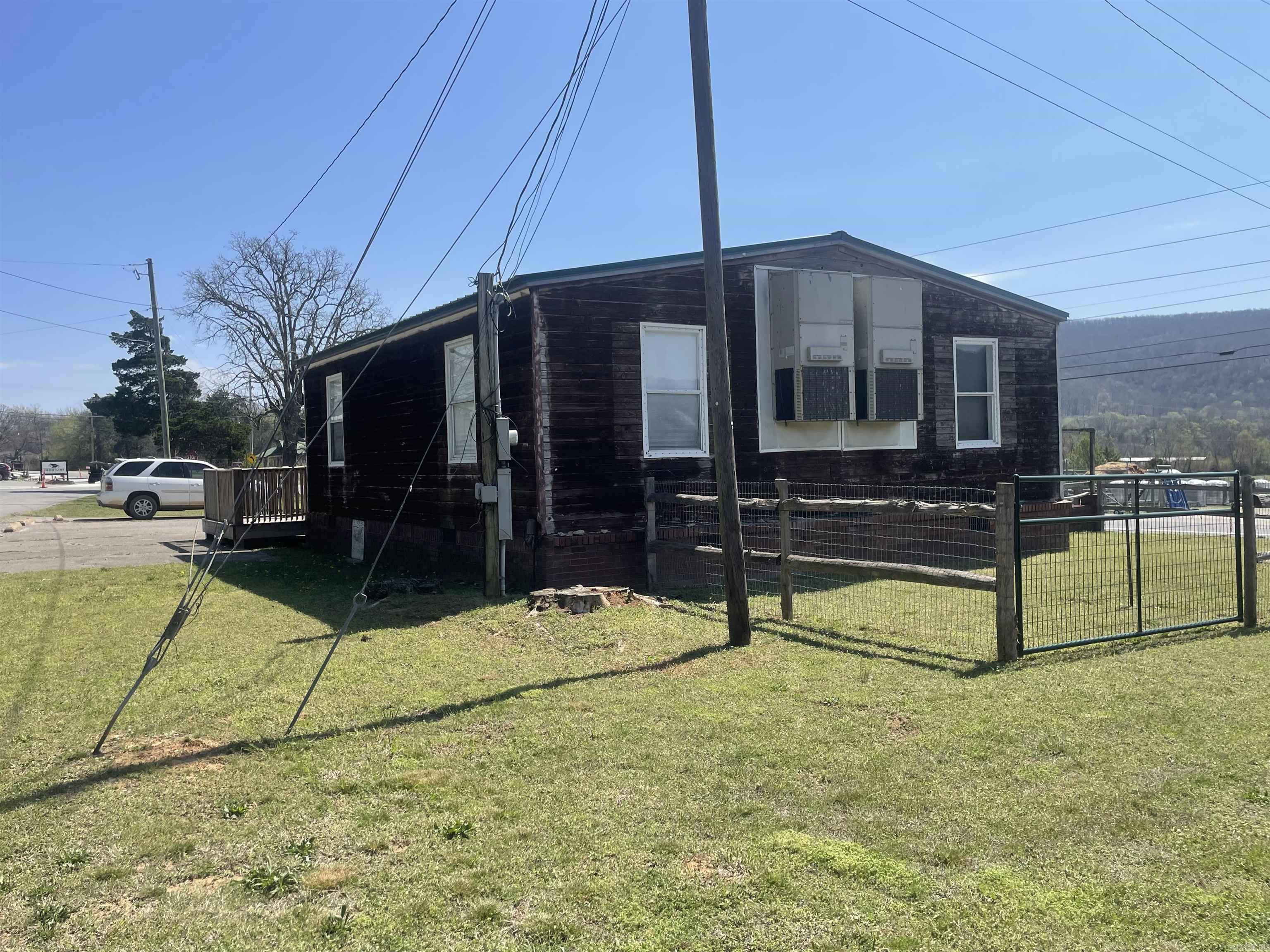 1101 Maple Drive  Mountain View, AR