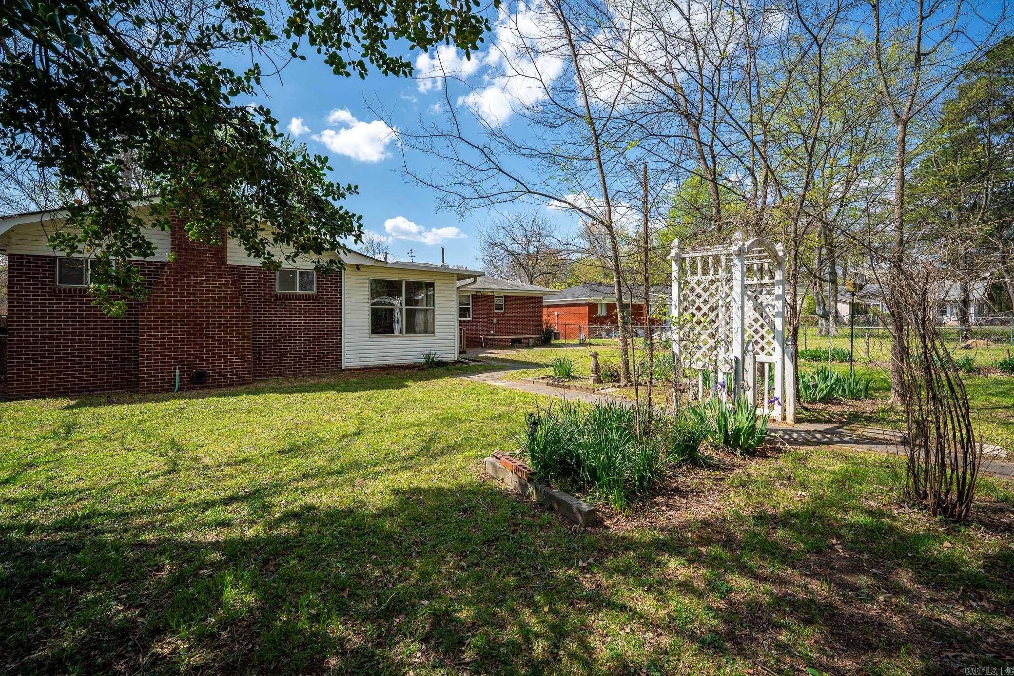 820 Ash Street  Conway, AR