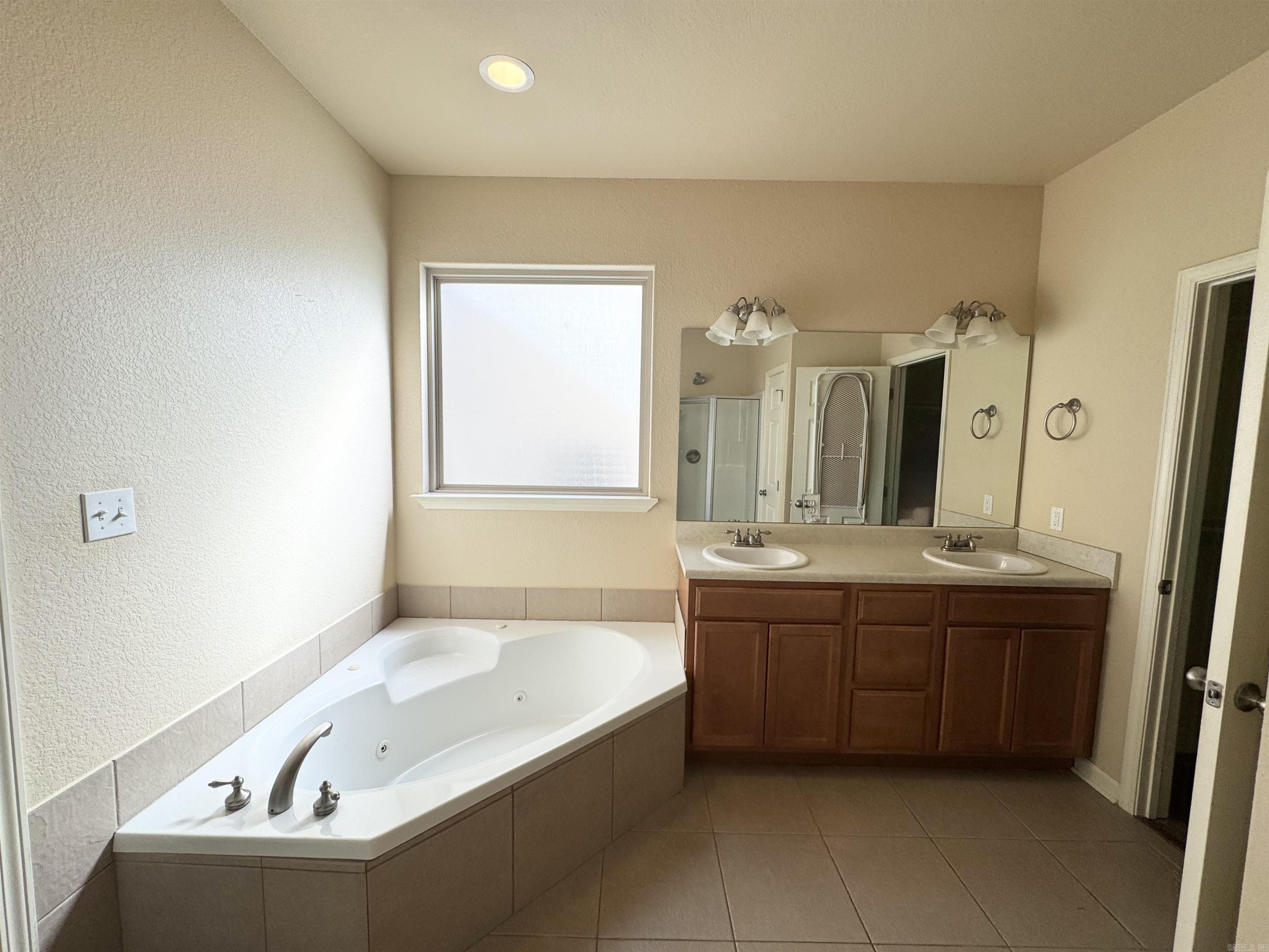 106 Shadow Peak  Hot Springs, AR