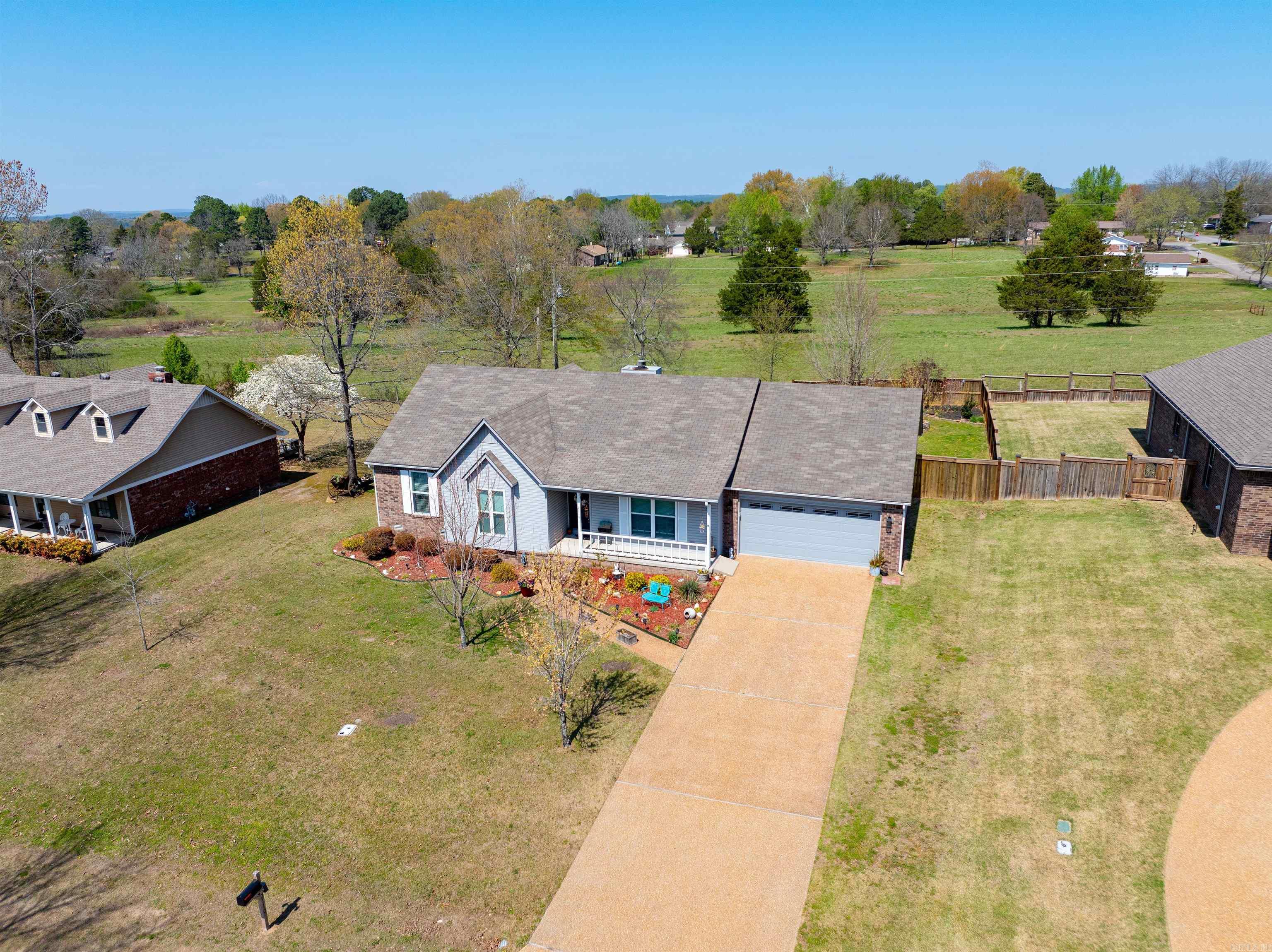 2110 Edgewater  Heber Springs, AR