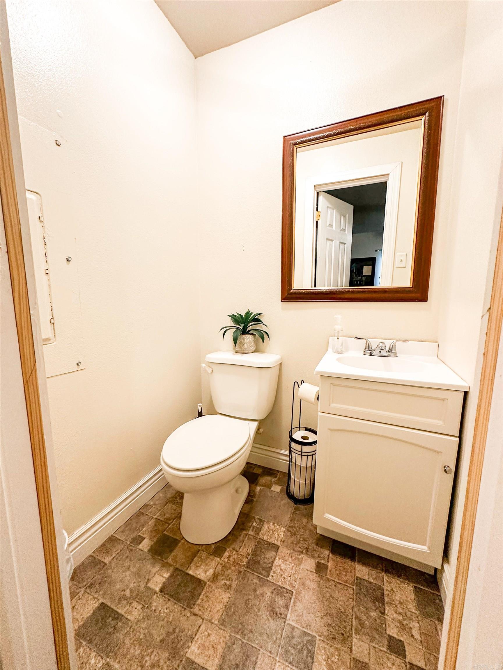 2243 Hwy 270  Mena, AR