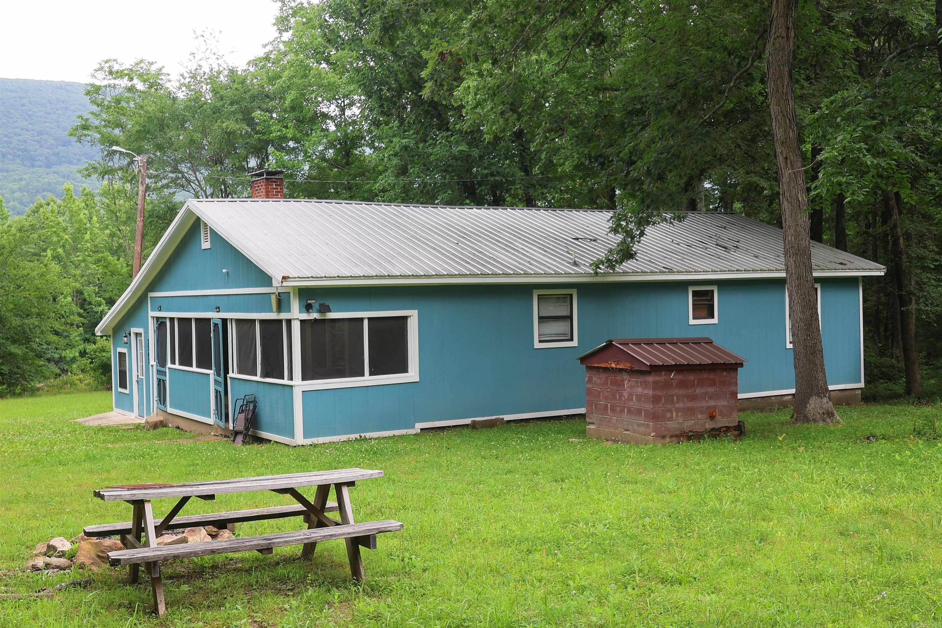 2243 Hwy 270  Mena, AR