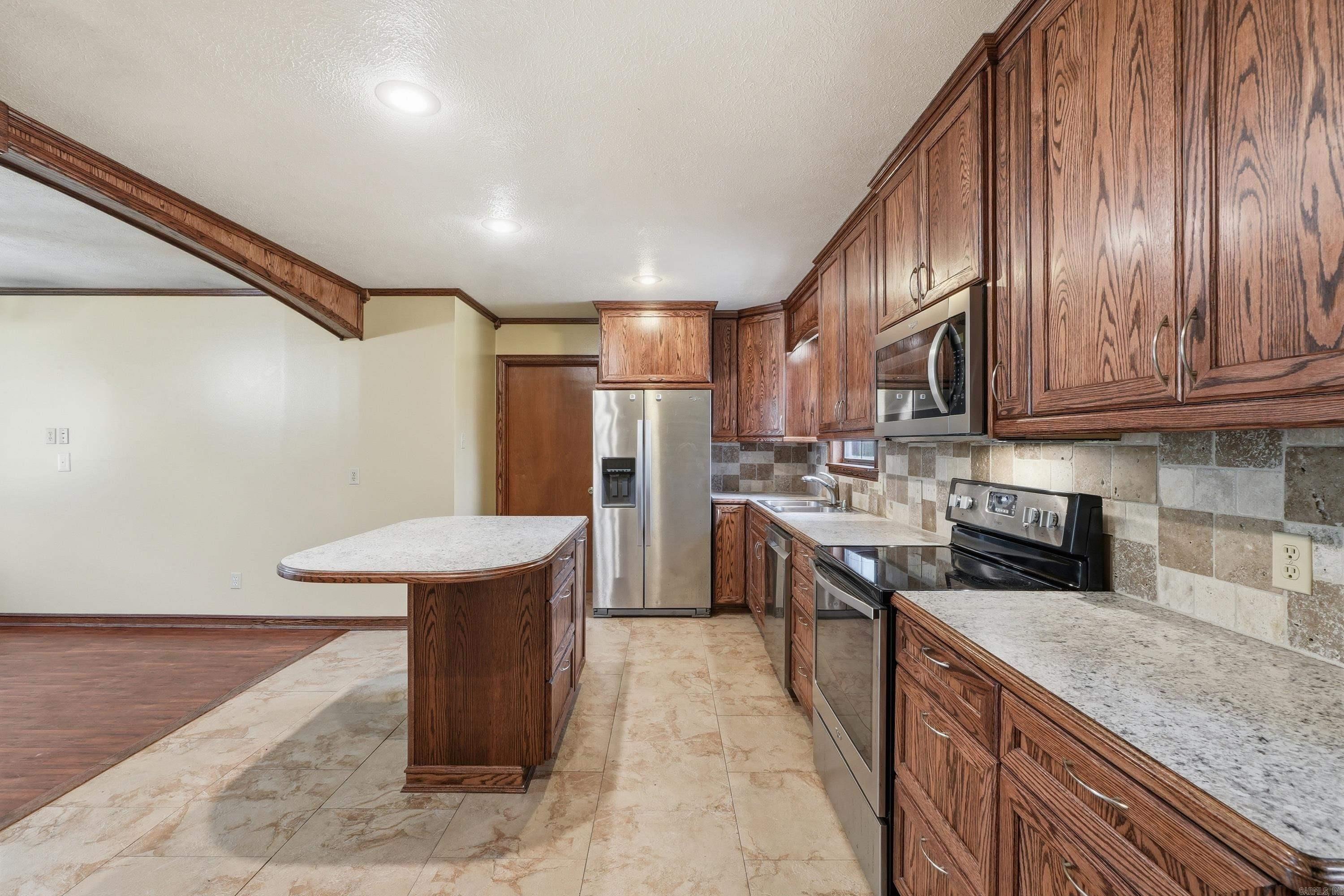 7 Douglas  Greenbrier, AR