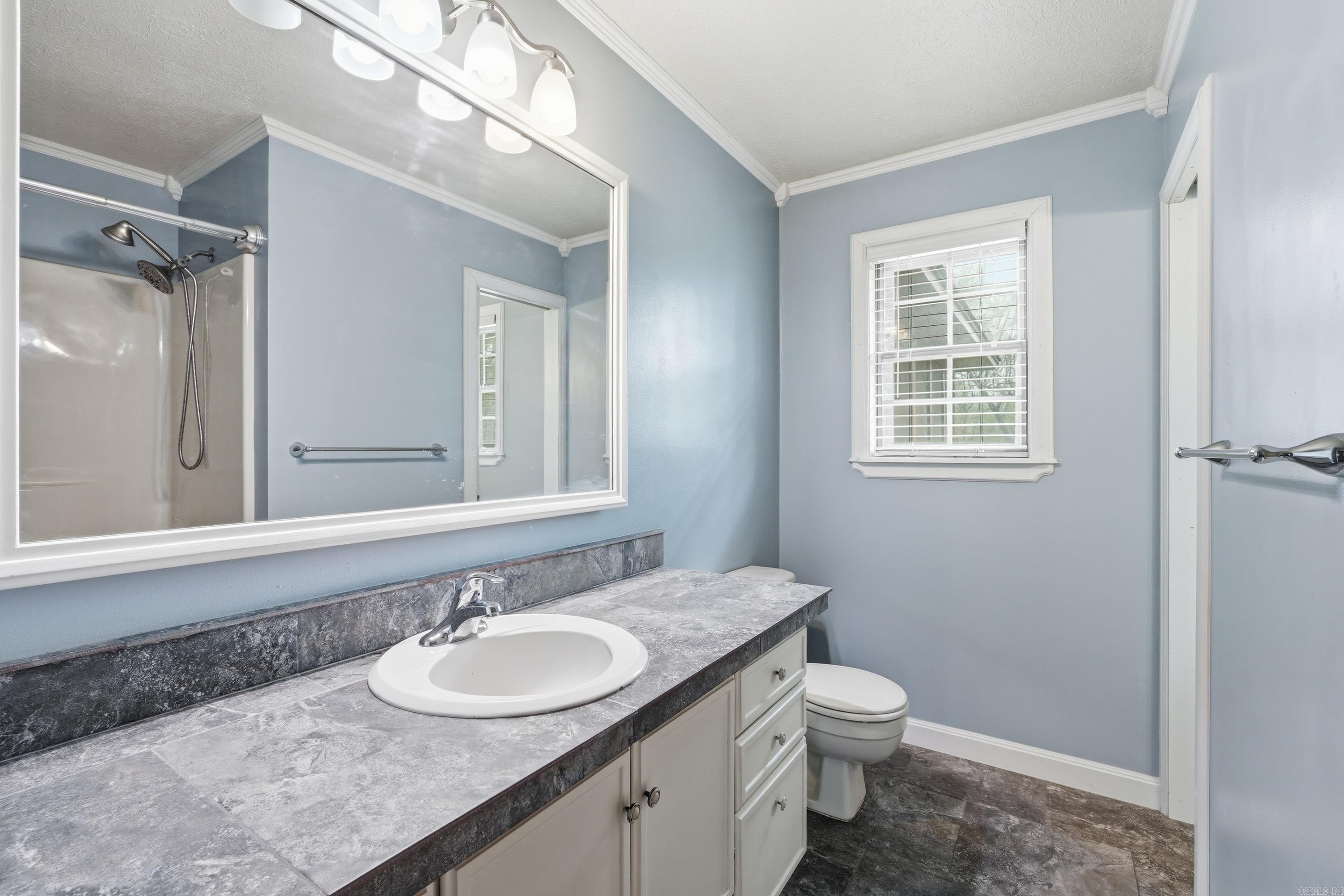 7 Douglas  Greenbrier, AR