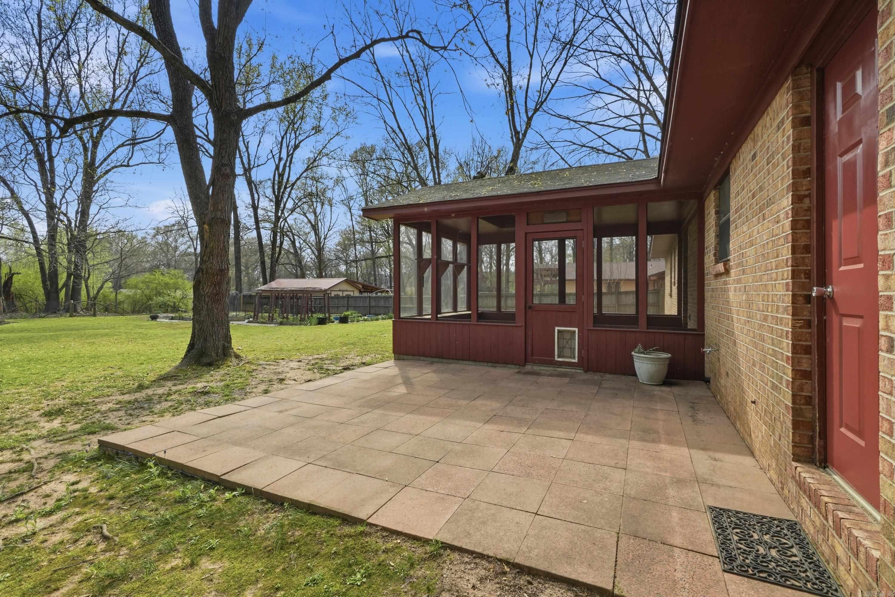 7 Douglas  Greenbrier, AR