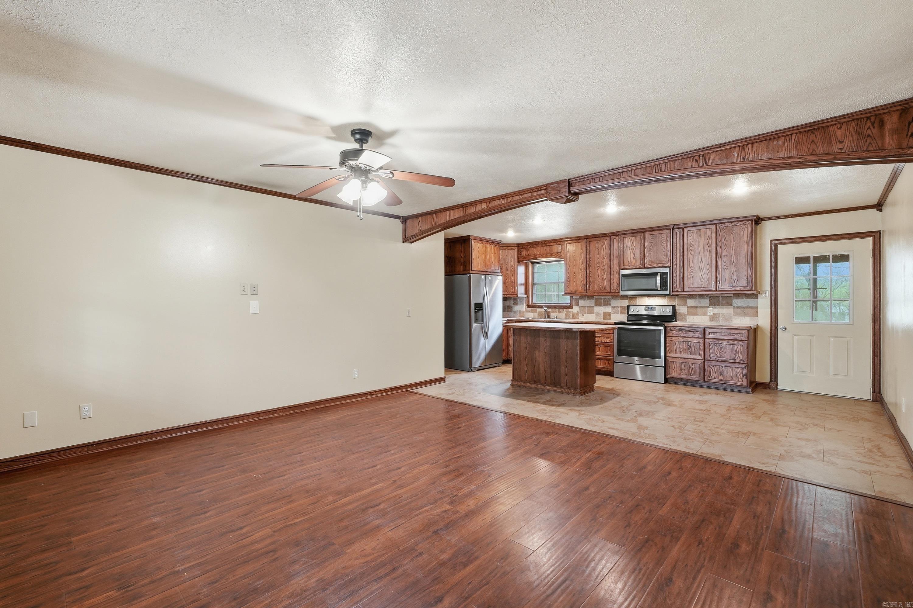 7 Douglas  Greenbrier, AR