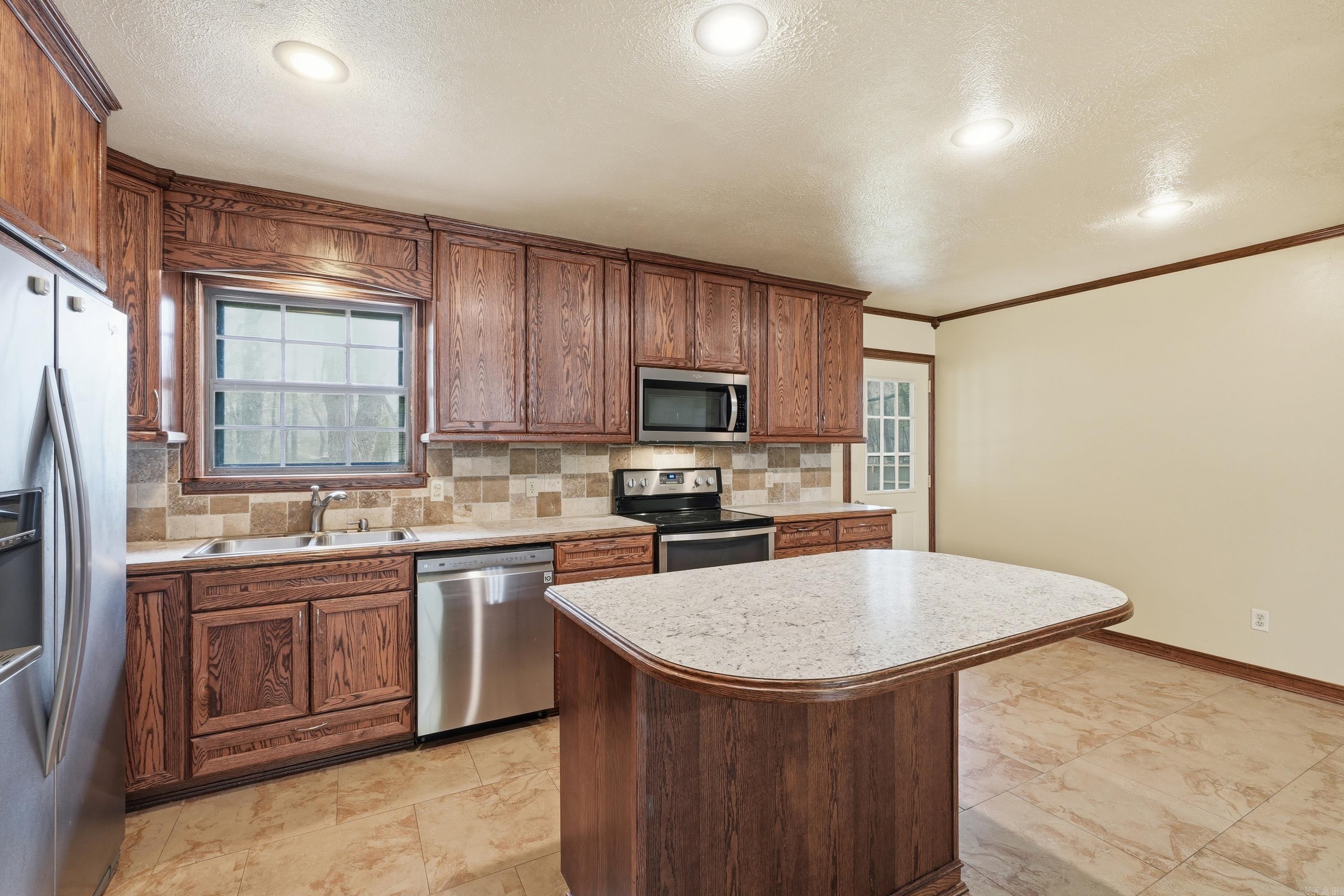 7 Douglas  Greenbrier, AR