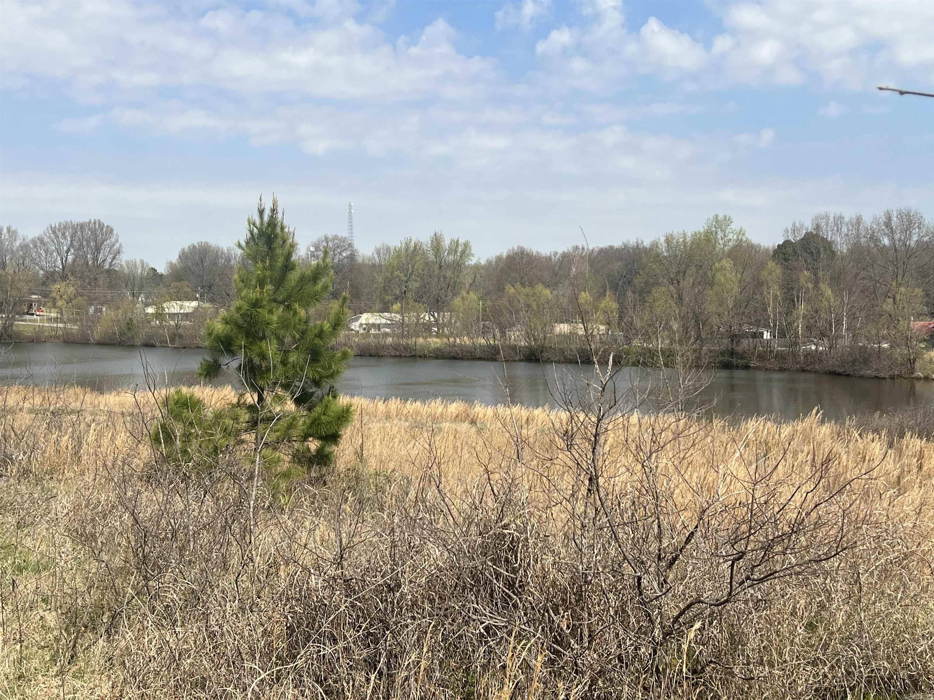 2011 S Lakewood  Piggott, AR