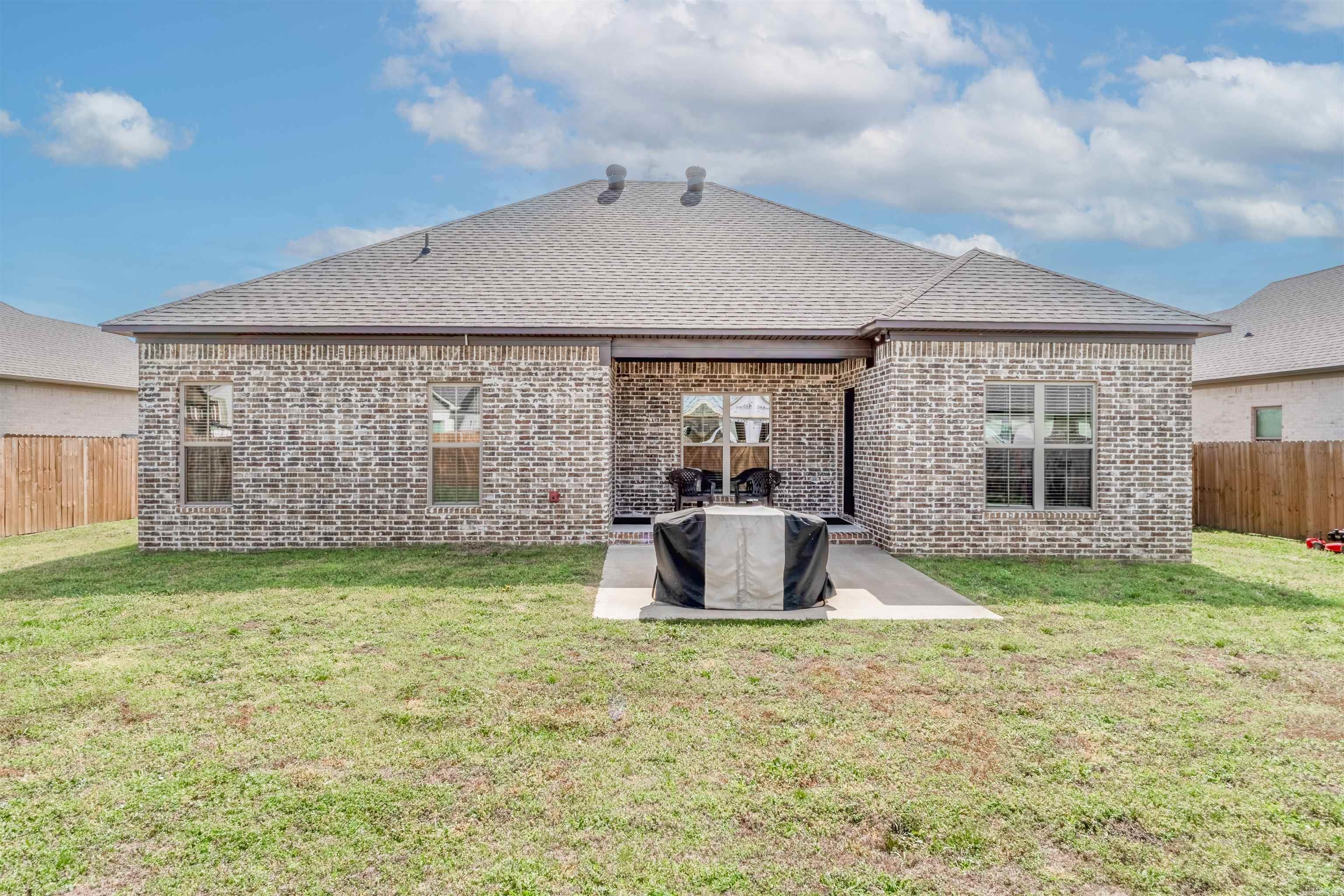 23 Dandelion Dr.  Greenbrier, AR