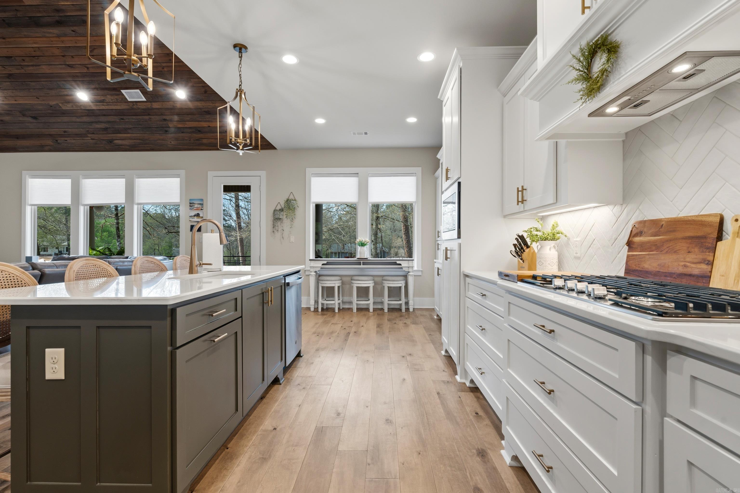 115 Cifuentes  Hot Springs Village, AR