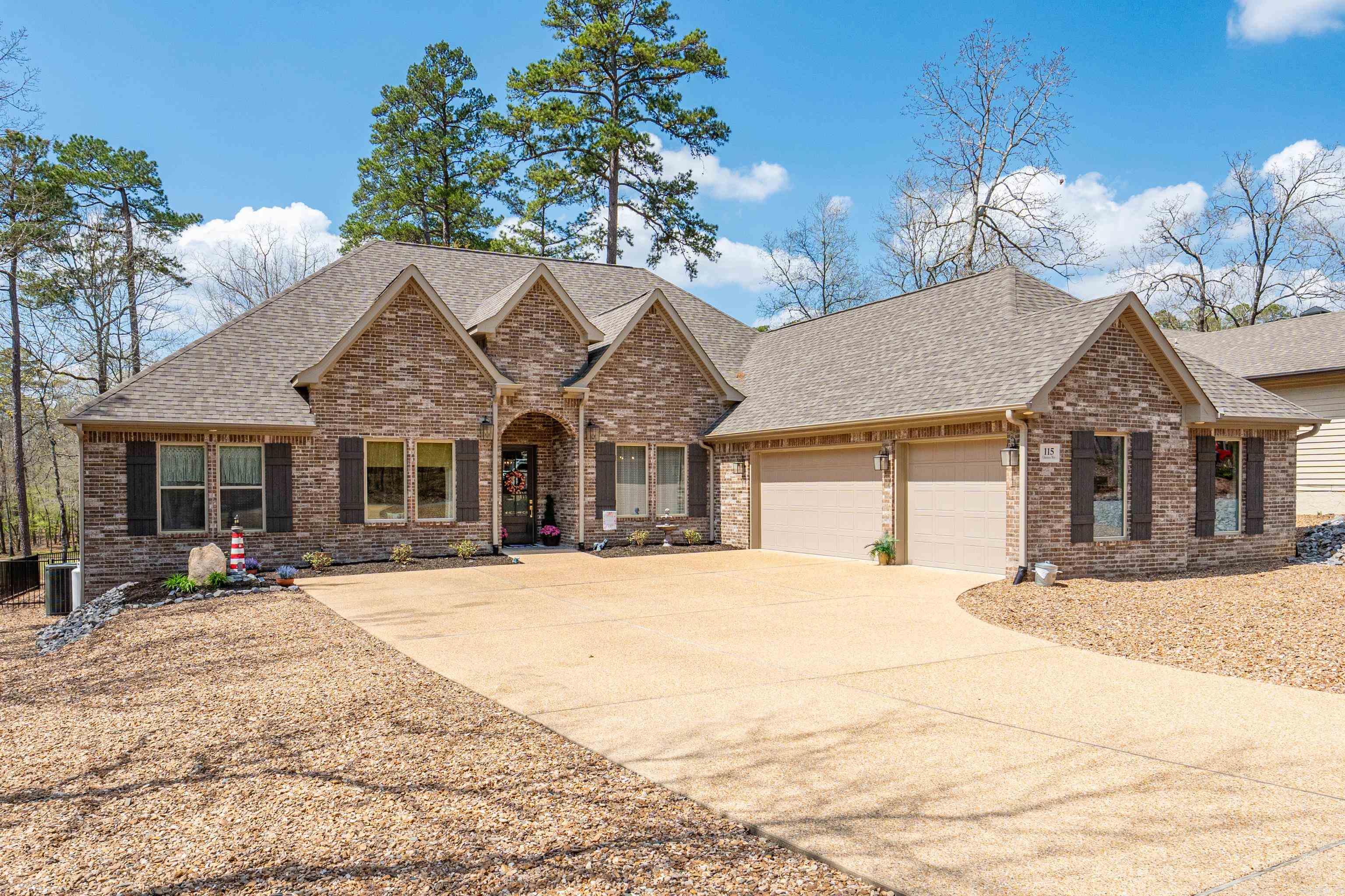 115 Cifuentes  Hot Springs Village, AR