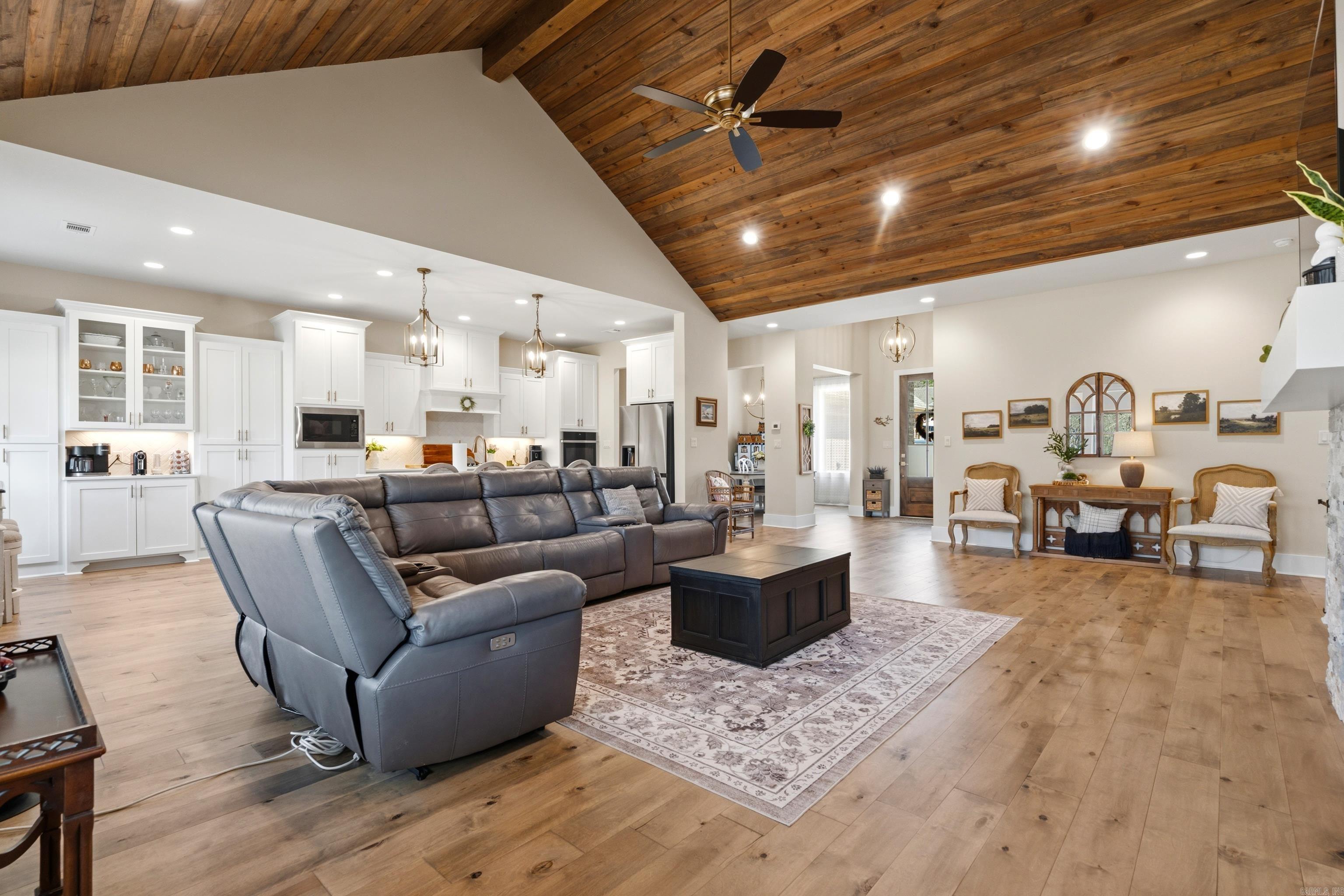 115 Cifuentes  Hot Springs Village, AR