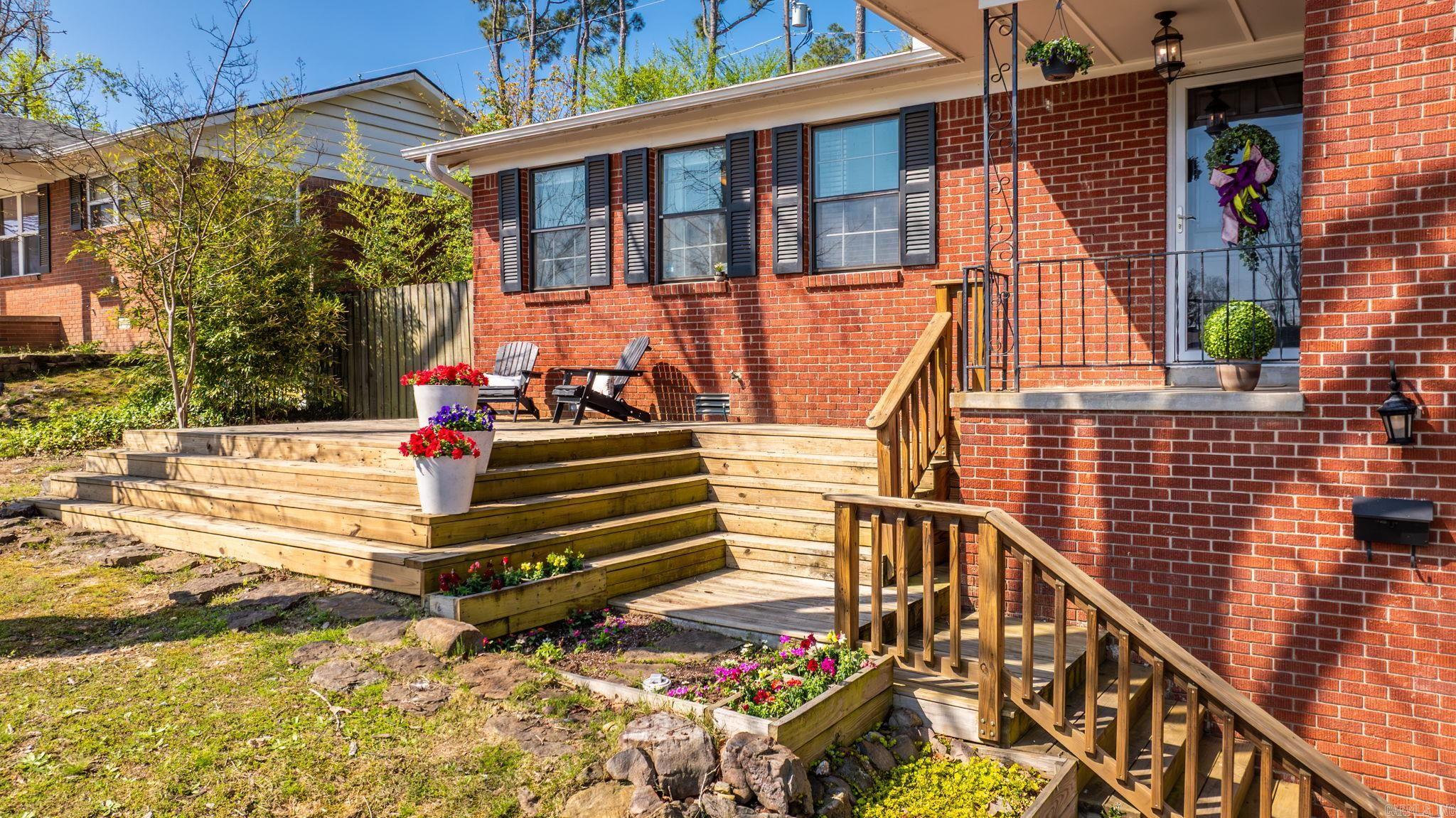 105 White Oak Ln  Little Rock, AR