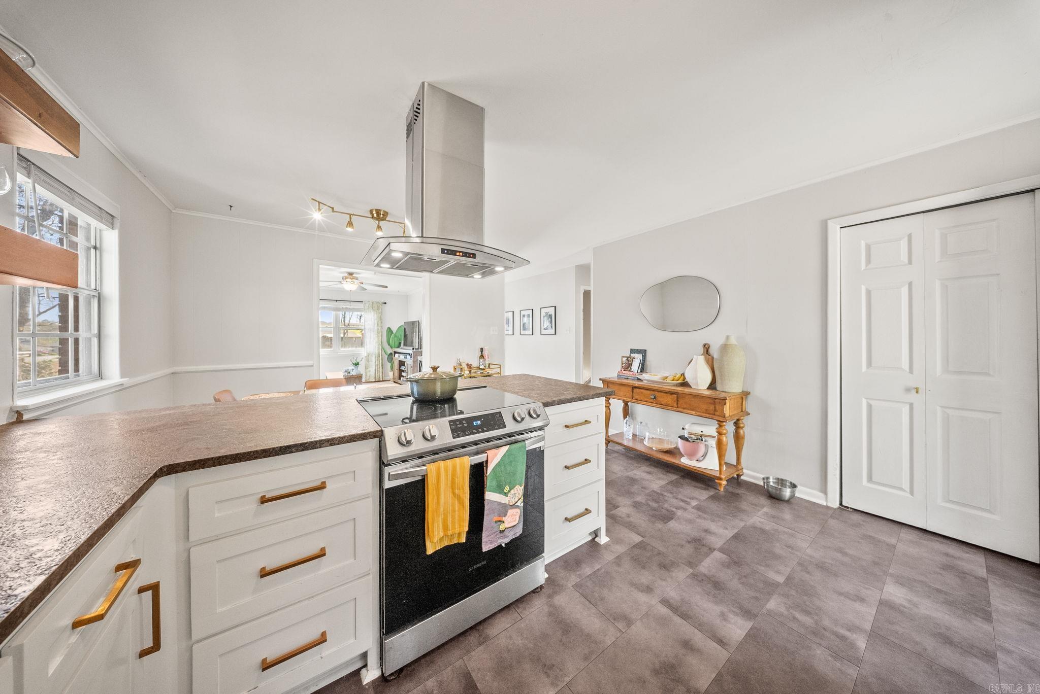 105 White Oak Ln  Little Rock, AR