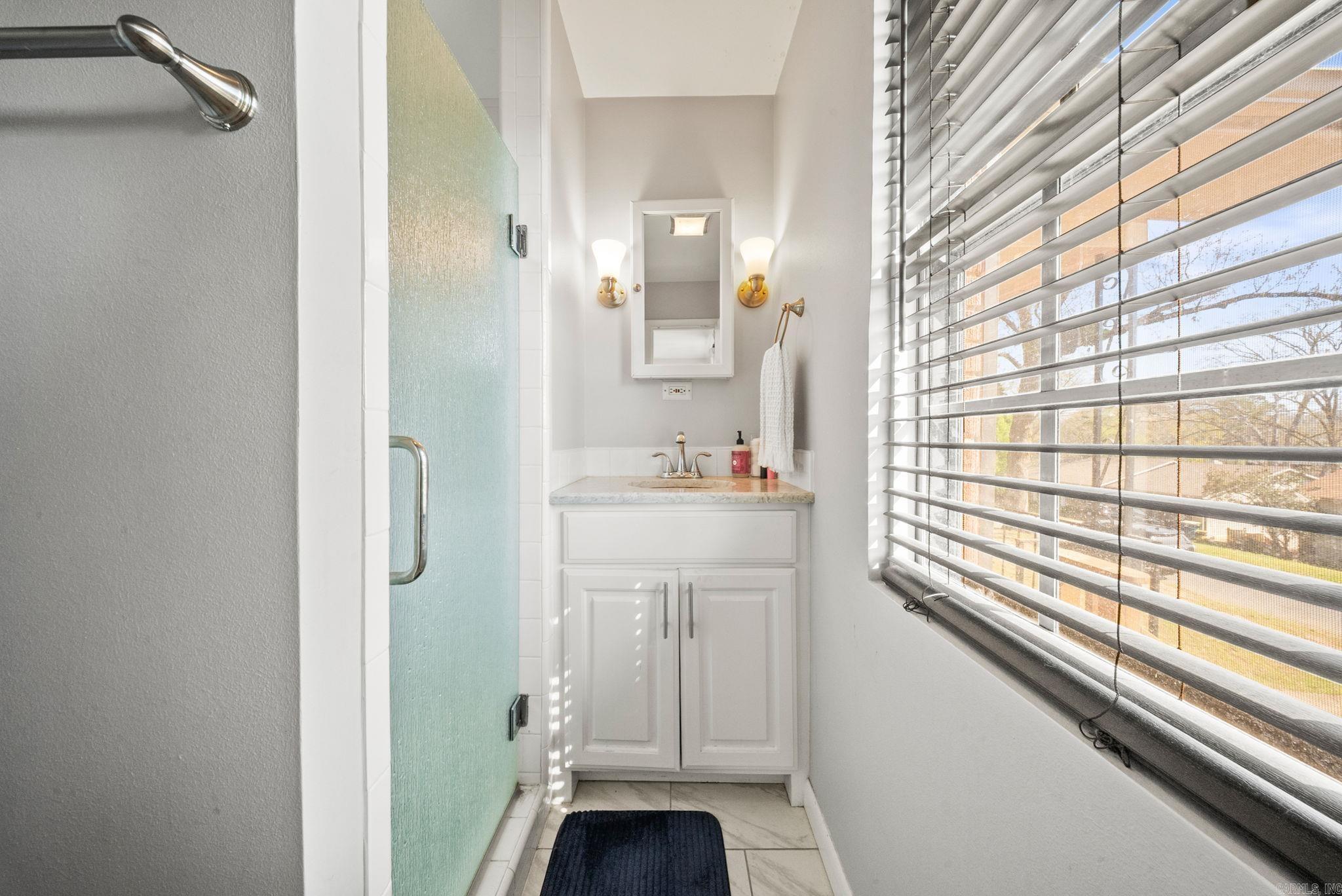 105 White Oak Ln  Little Rock, AR