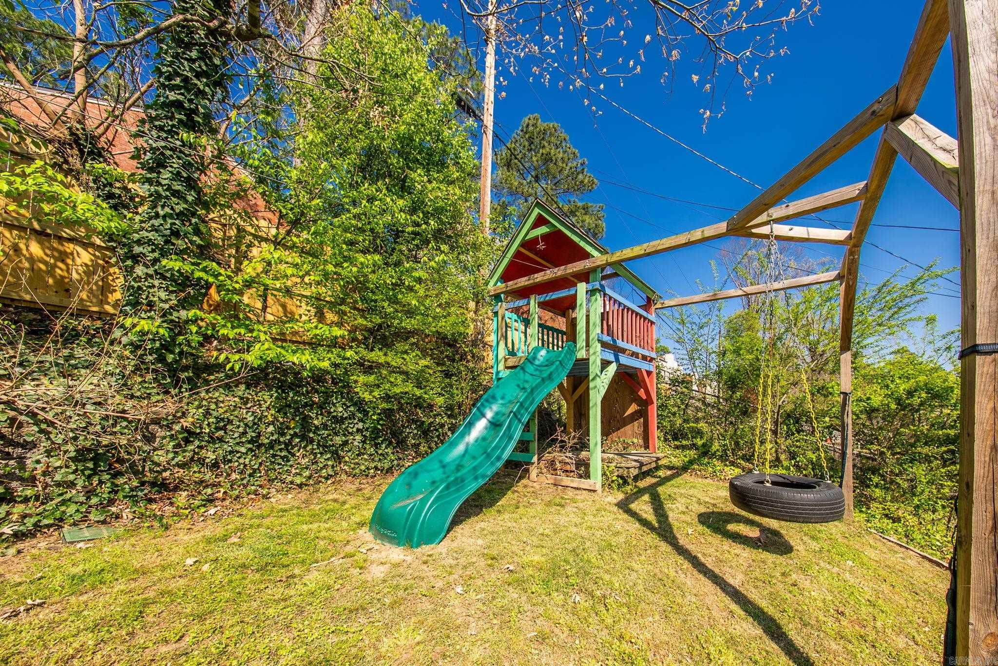 105 White Oak Ln  Little Rock, AR