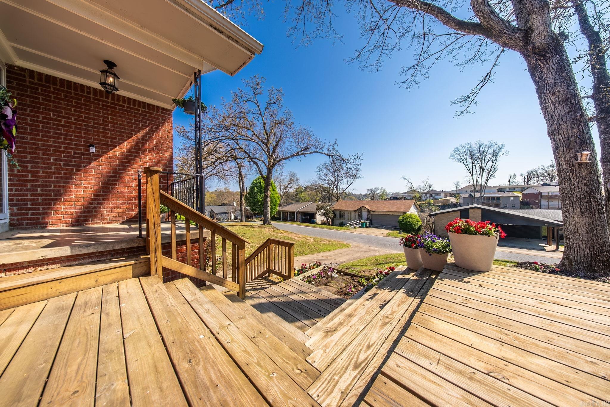 105 White Oak Ln  Little Rock, AR