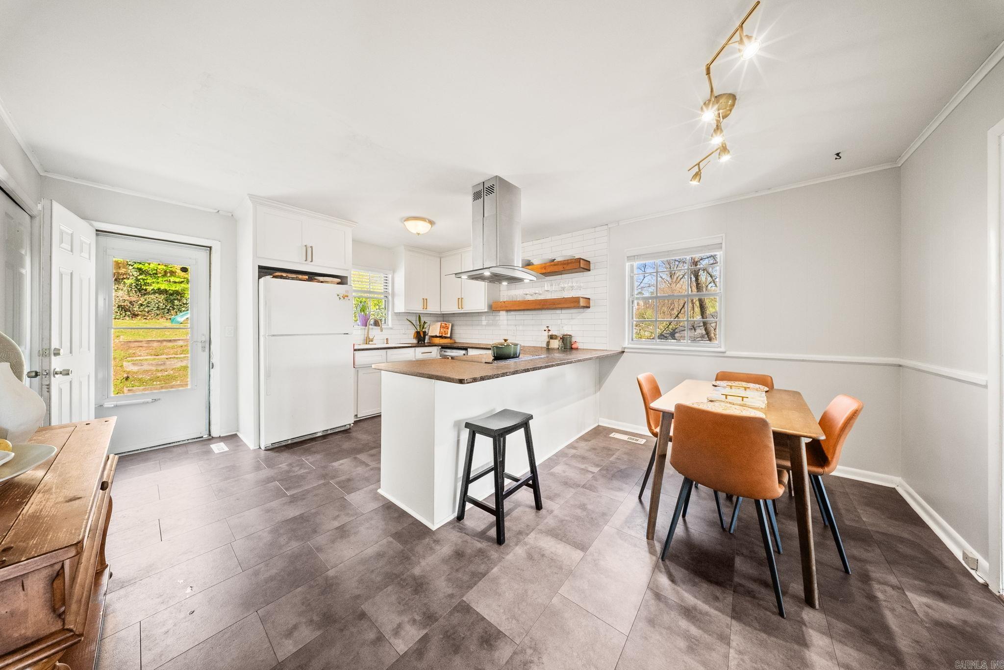 105 White Oak Ln  Little Rock, AR