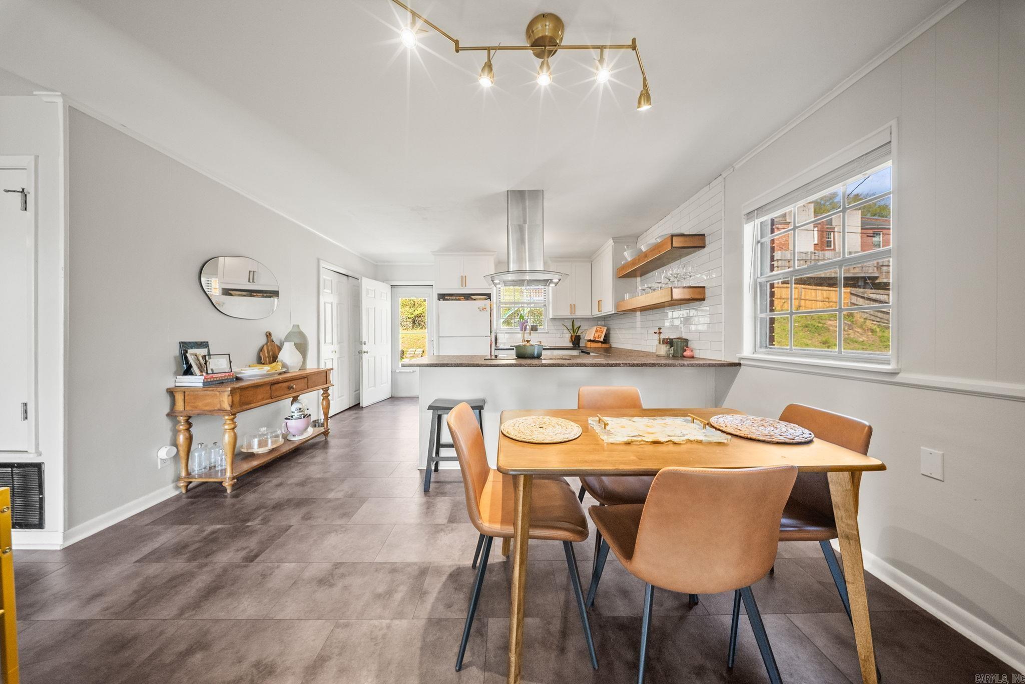 105 White Oak Ln  Little Rock, AR