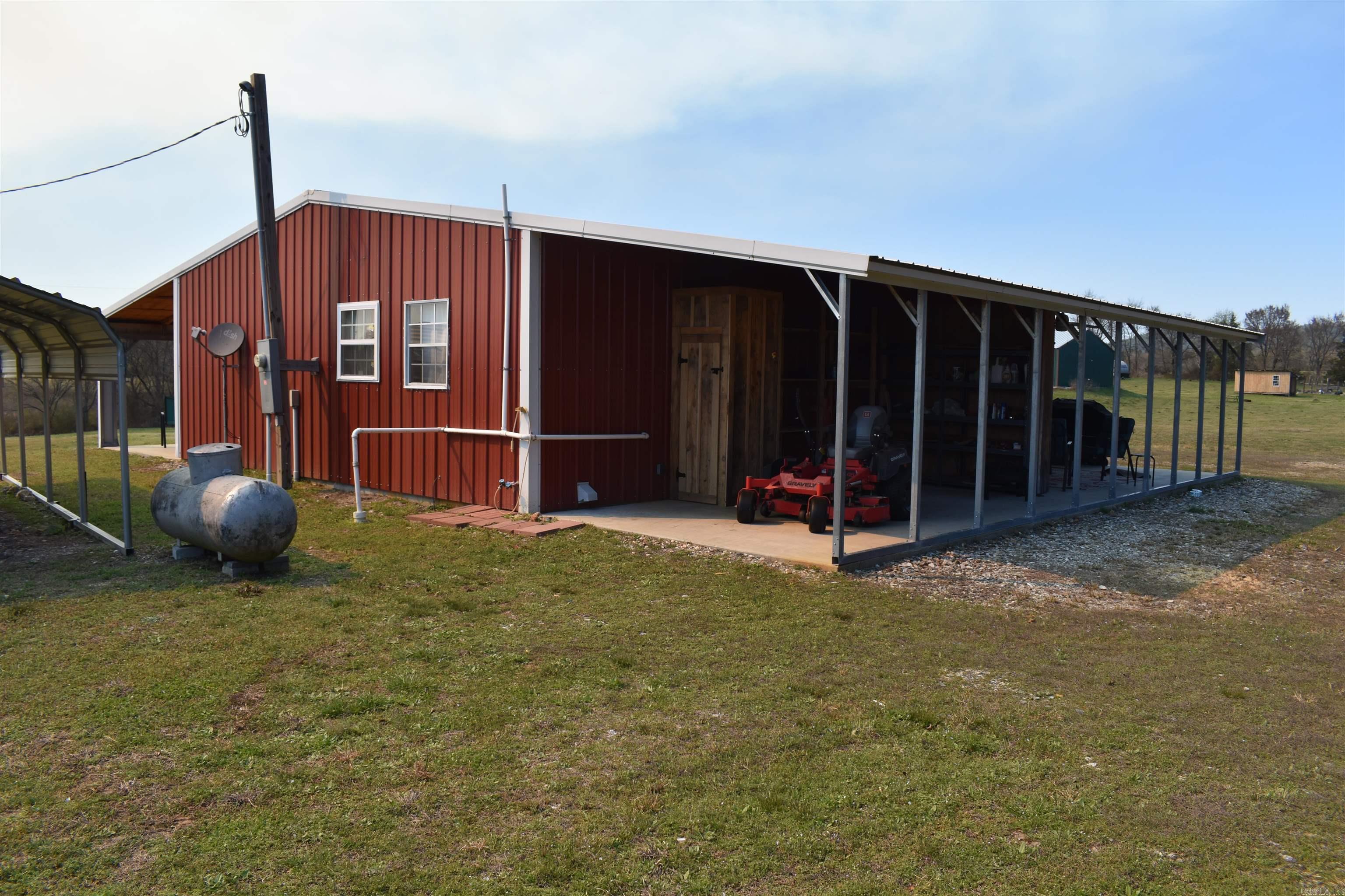 44 Duncan Ln  Story, AR