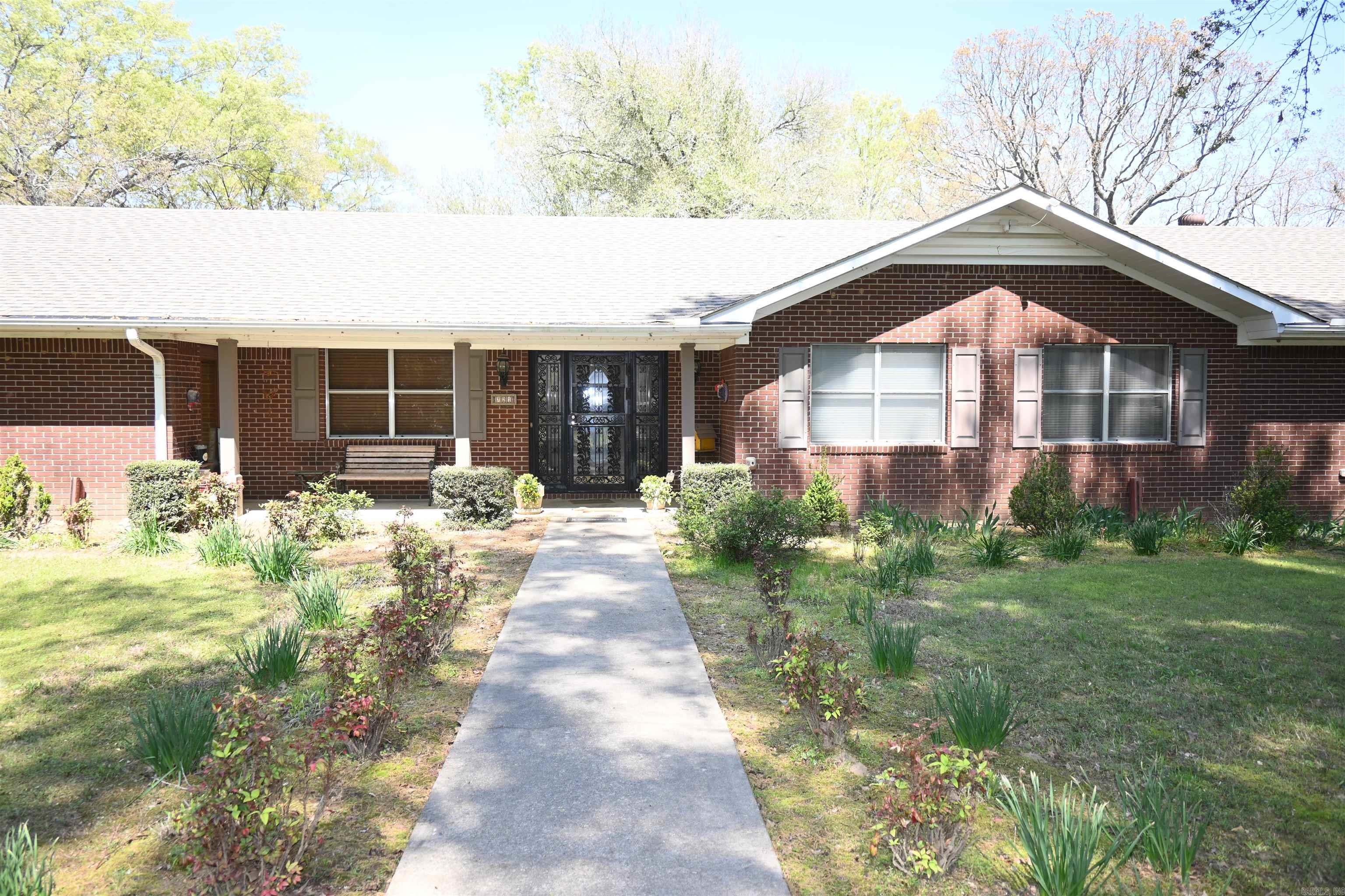 721 W George Pike Ln  DeWitt, AR