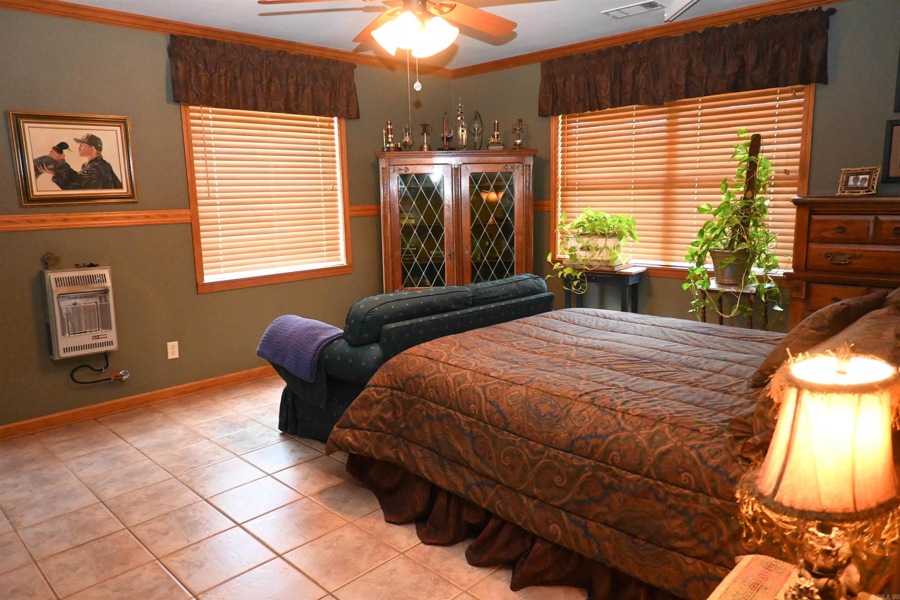 721 W George Pike Ln  DeWitt, AR