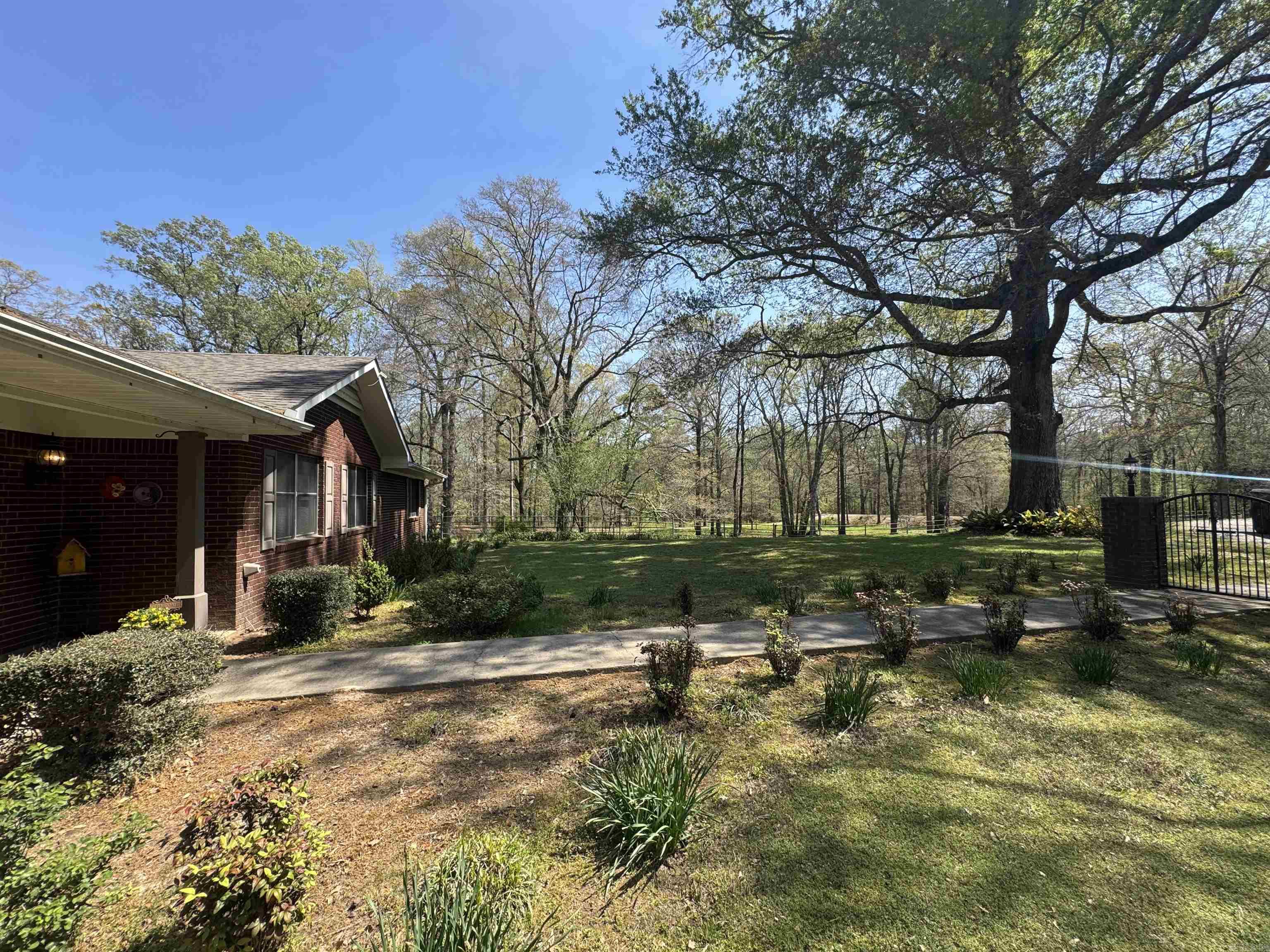 721 W George Pike Ln  DeWitt, AR