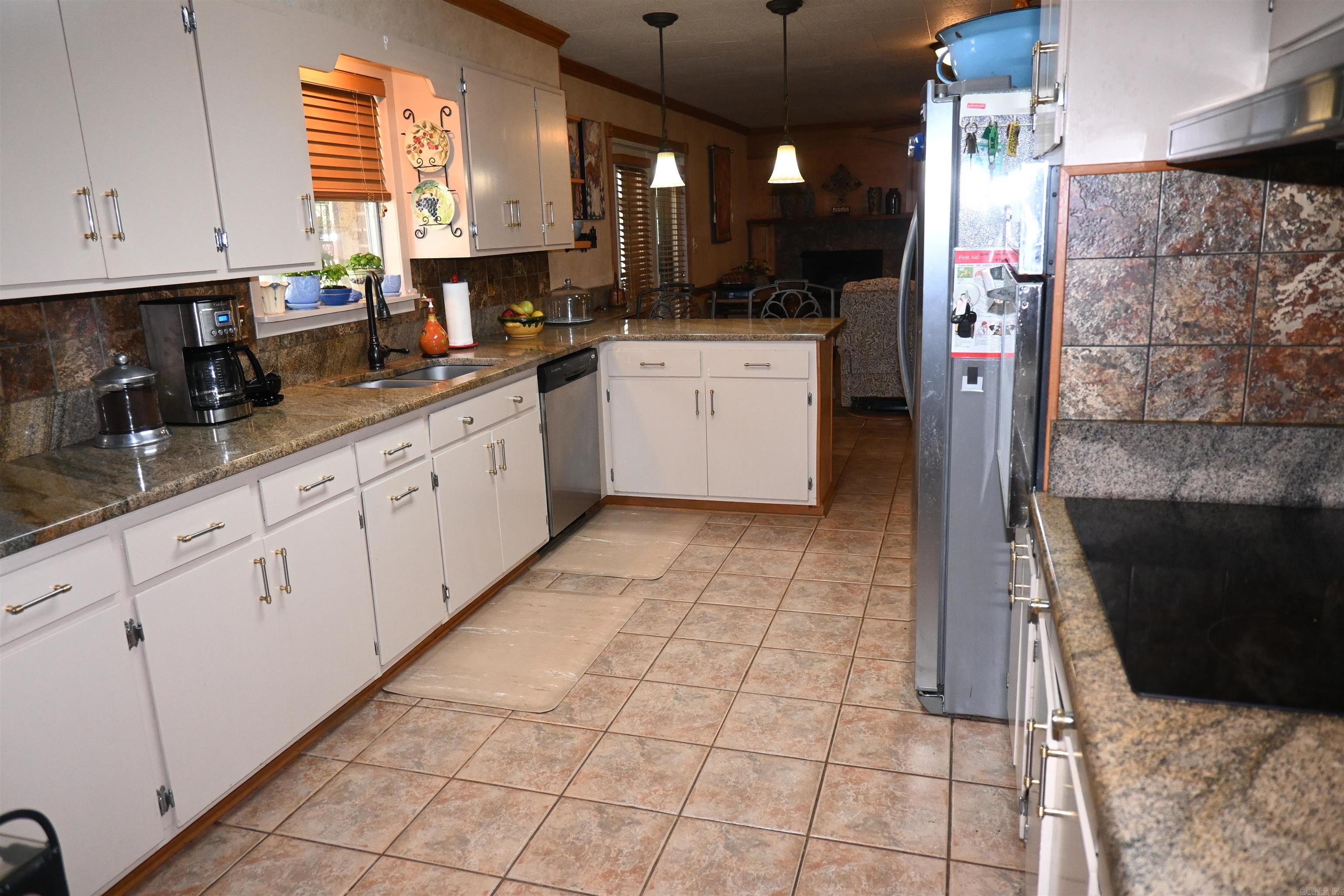 721 W George Pike Ln  DeWitt, AR