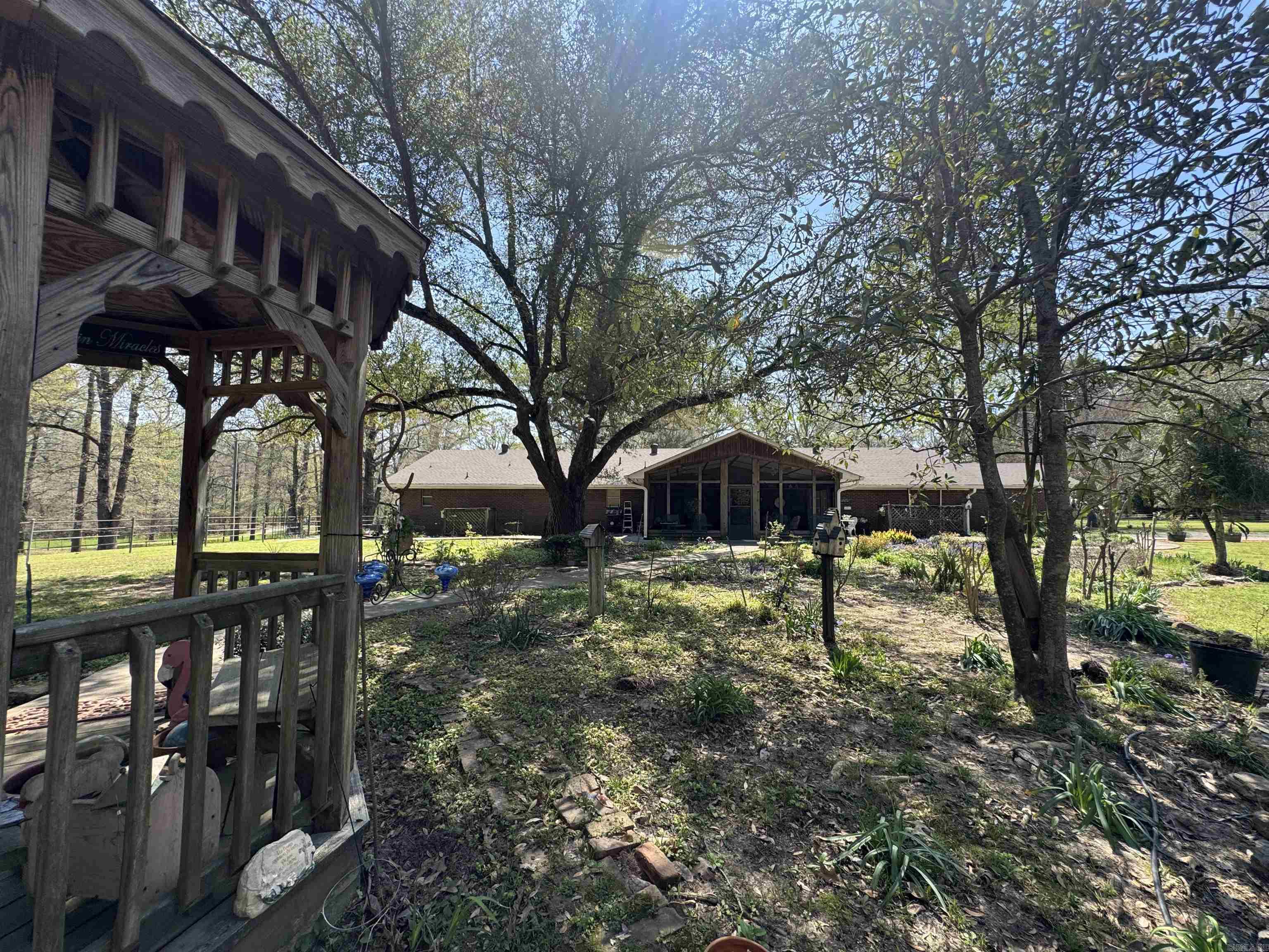 721 W George Pike Ln  DeWitt, AR