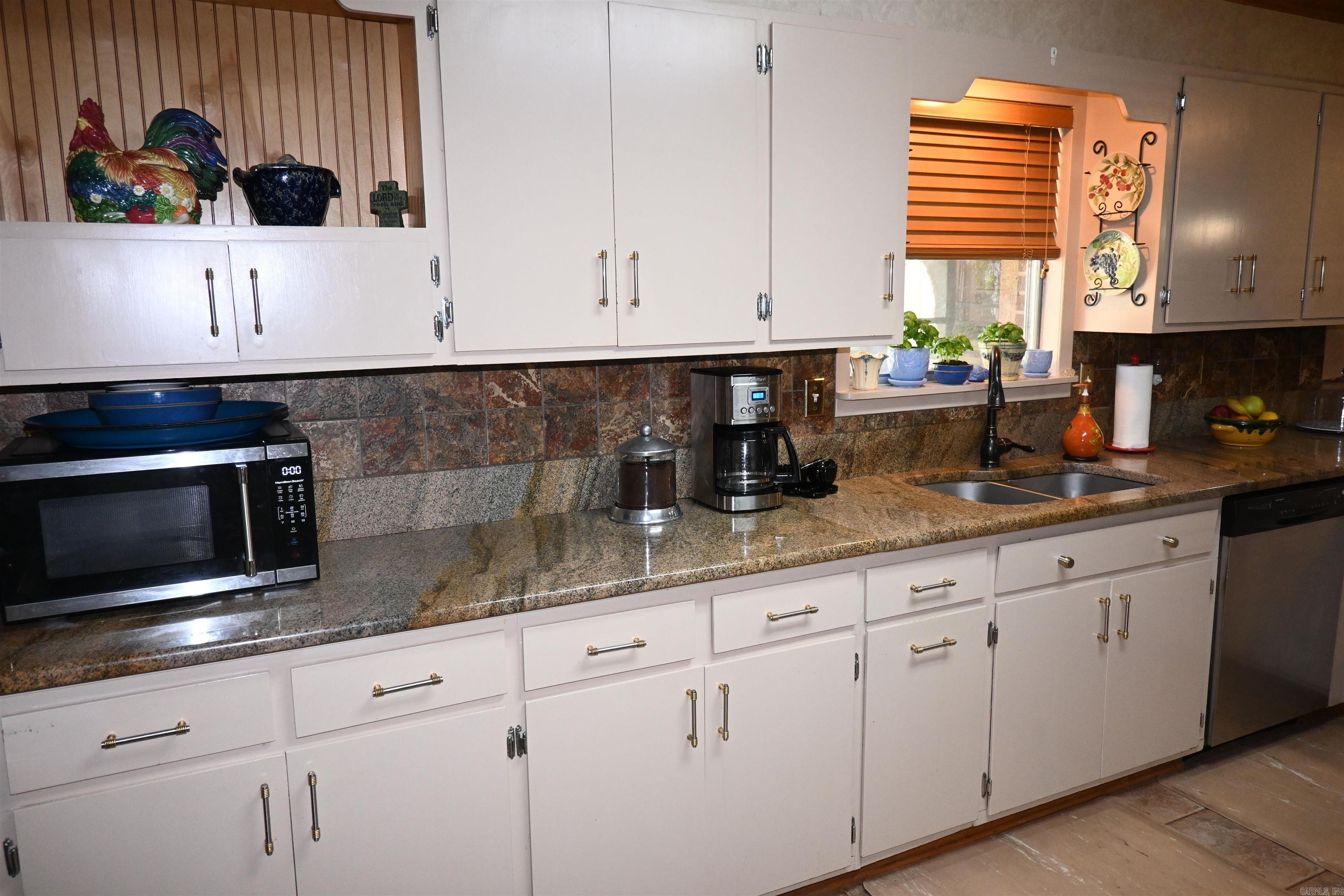 721 W George Pike Ln  DeWitt, AR