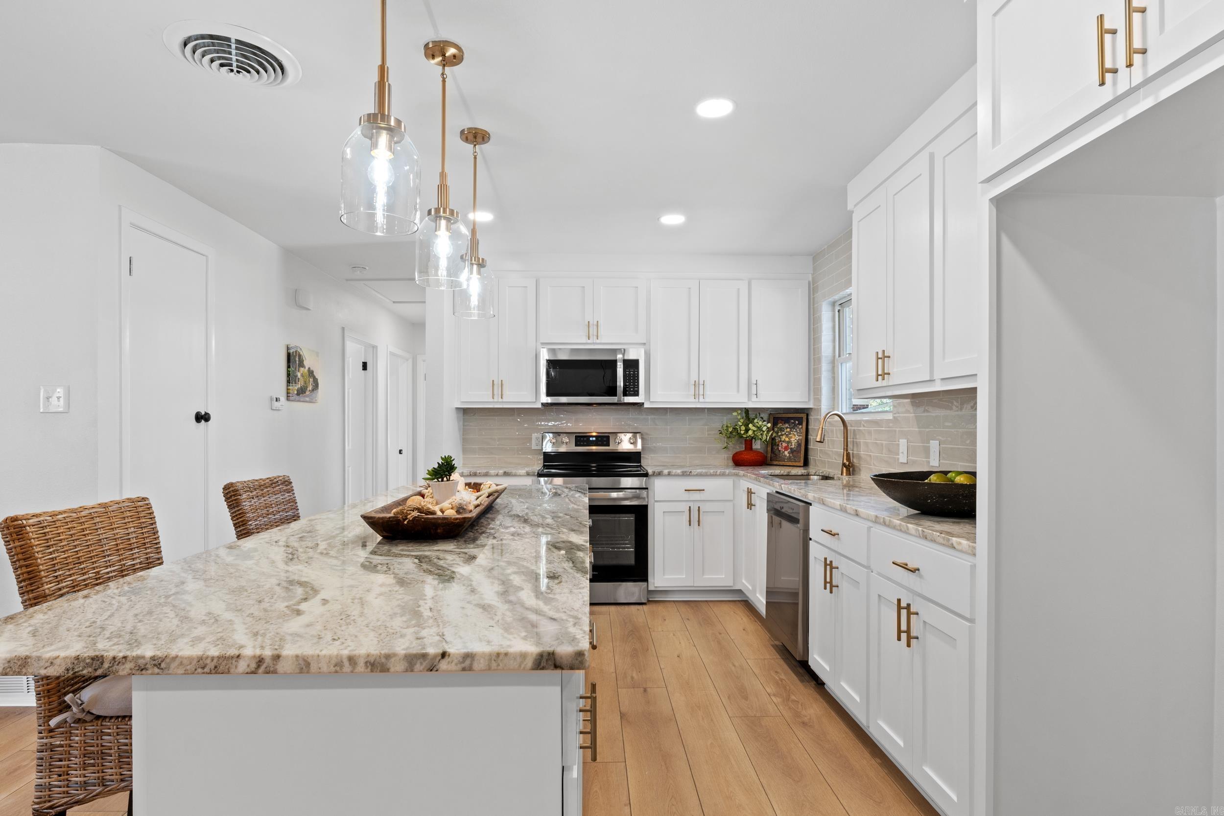 1323 Donaghey  Conway, AR