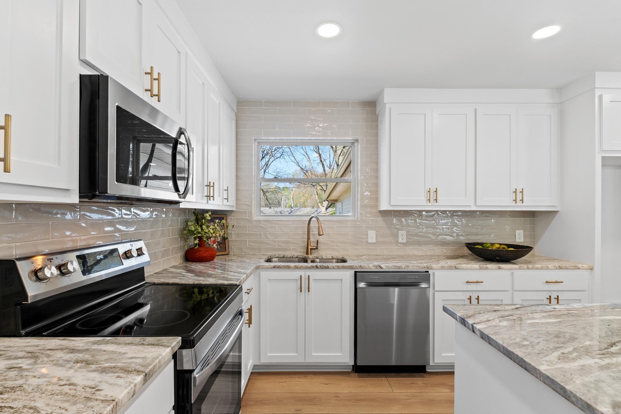 1323 Donaghey  Conway, AR