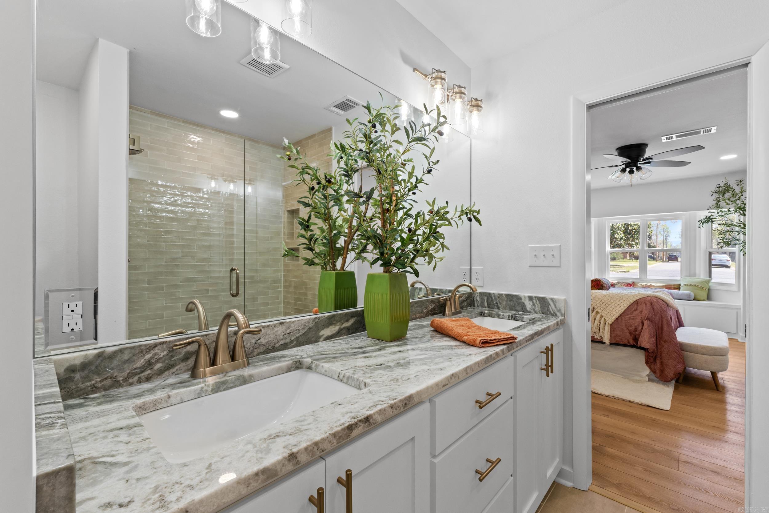 1323 Donaghey  Conway, AR