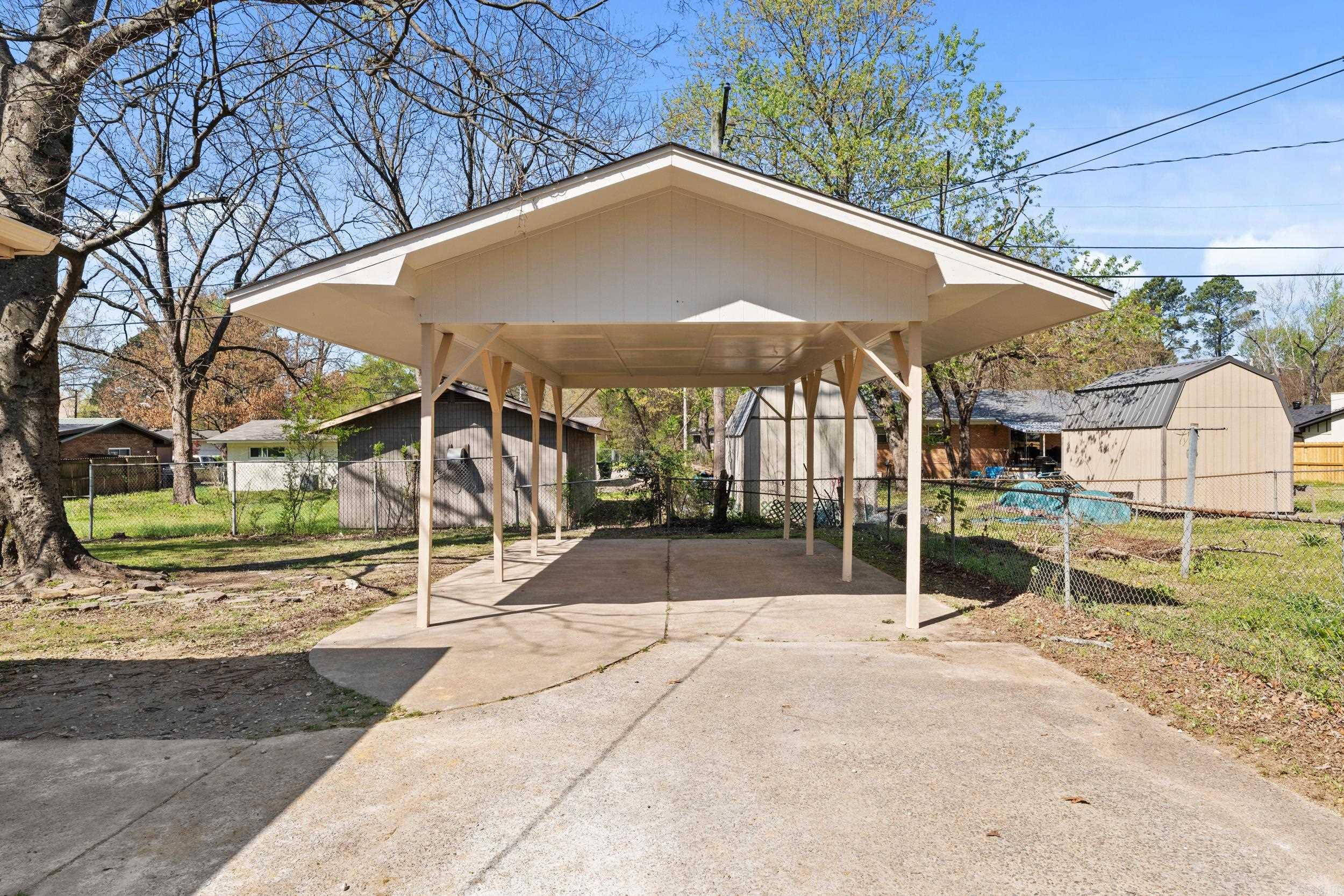 1323 Donaghey  Conway, AR