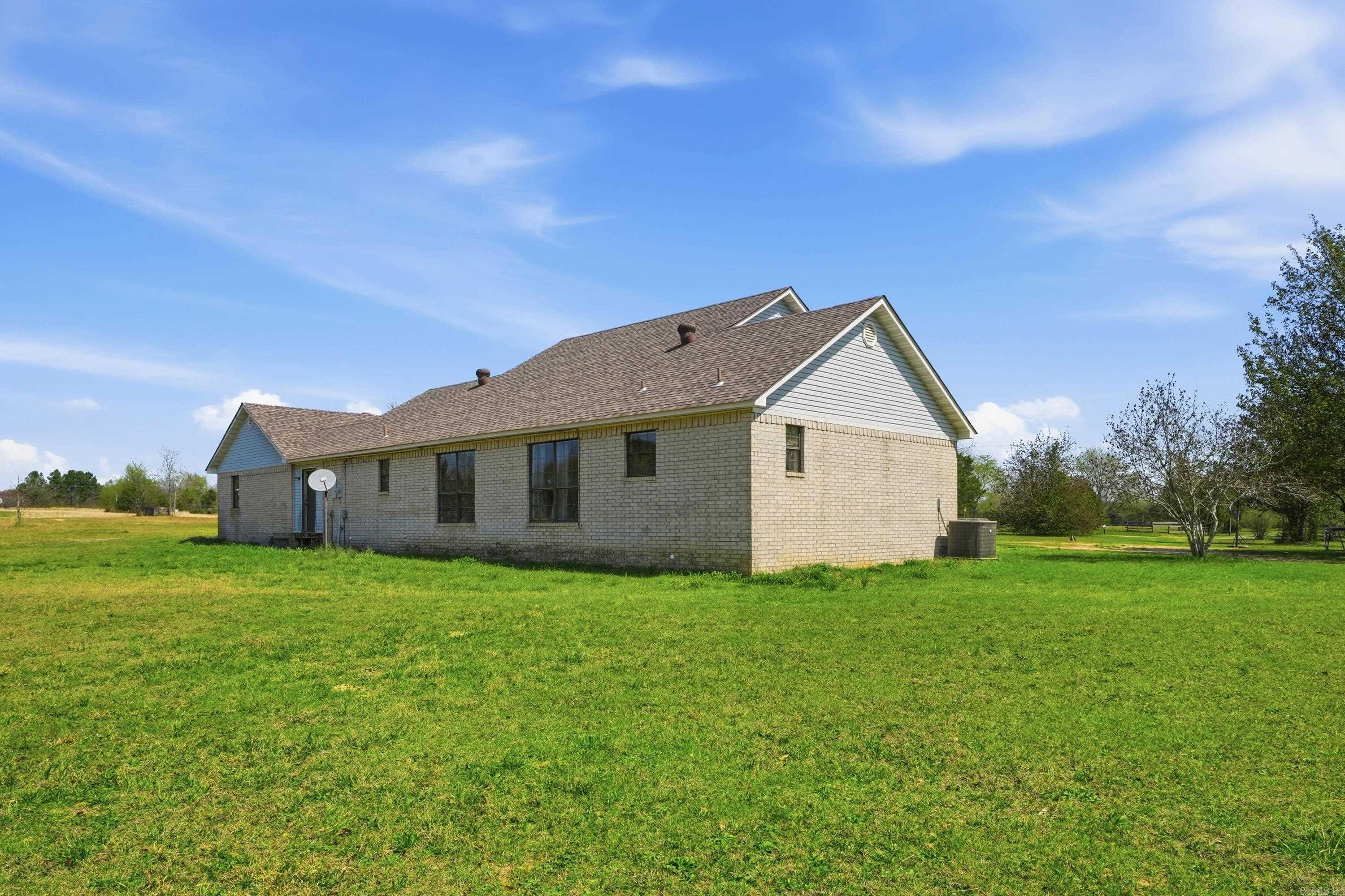 288 R G Davis  Romance, AR