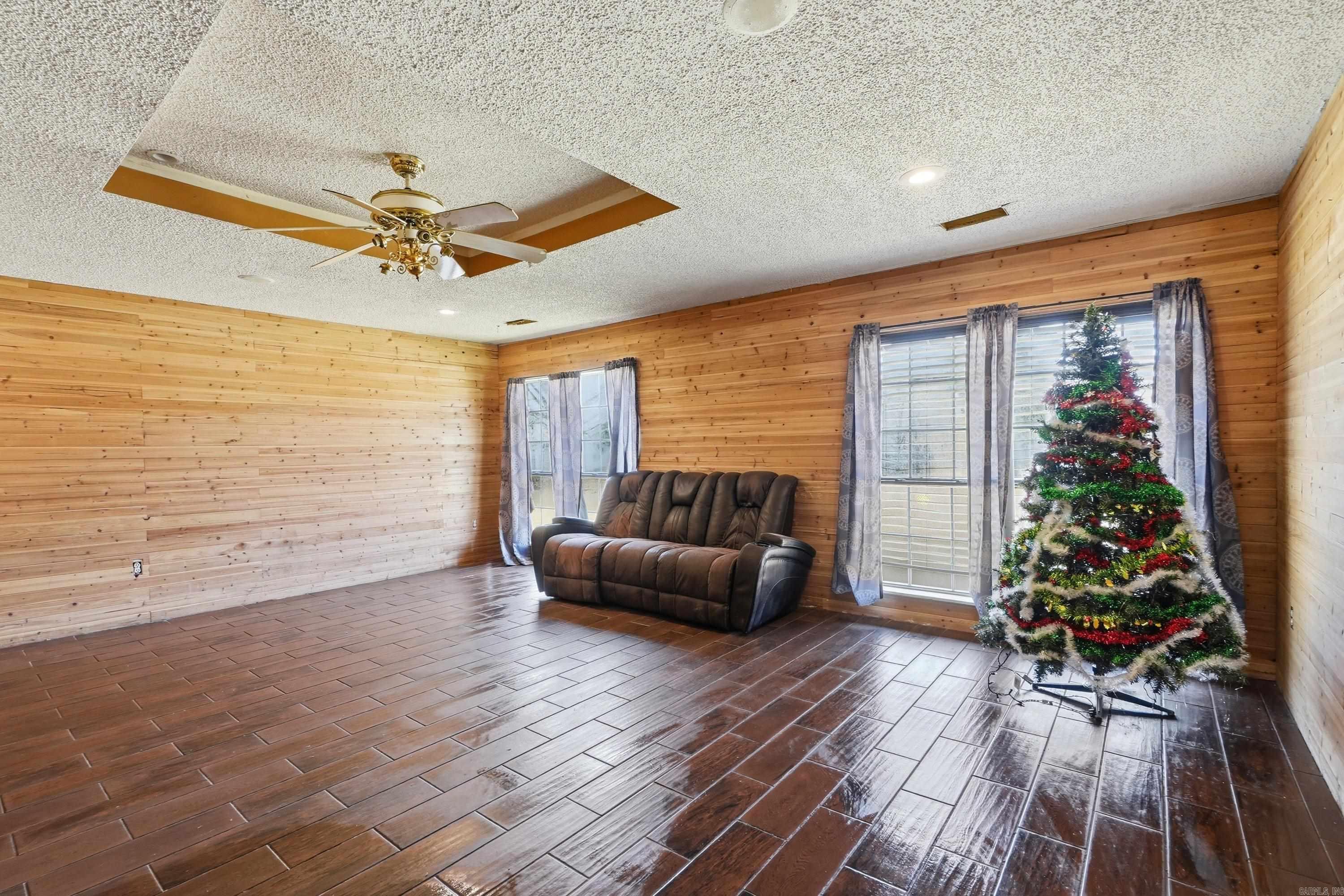 288 R G Davis  Romance, AR