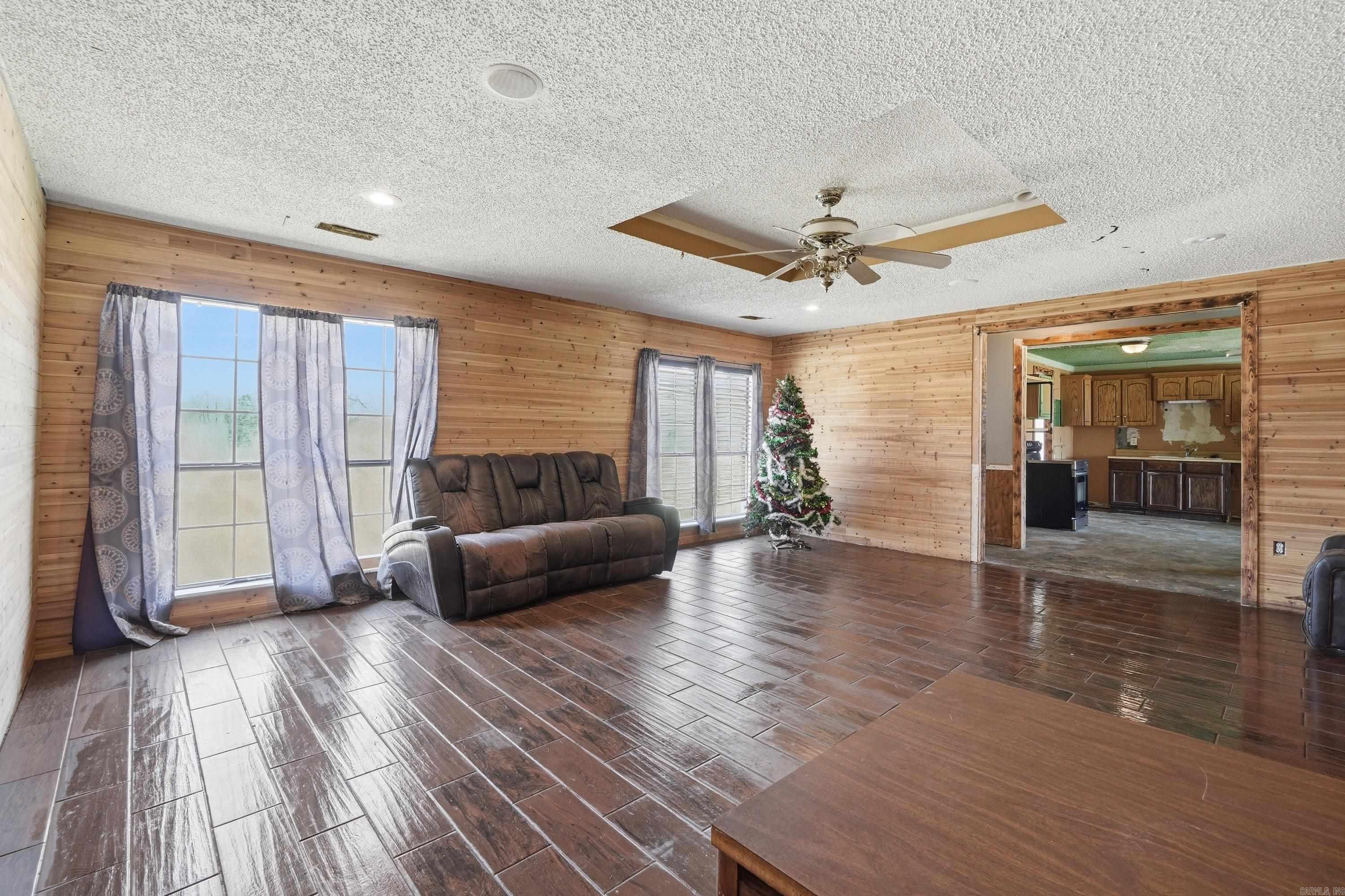 288 R G Davis  Romance, AR