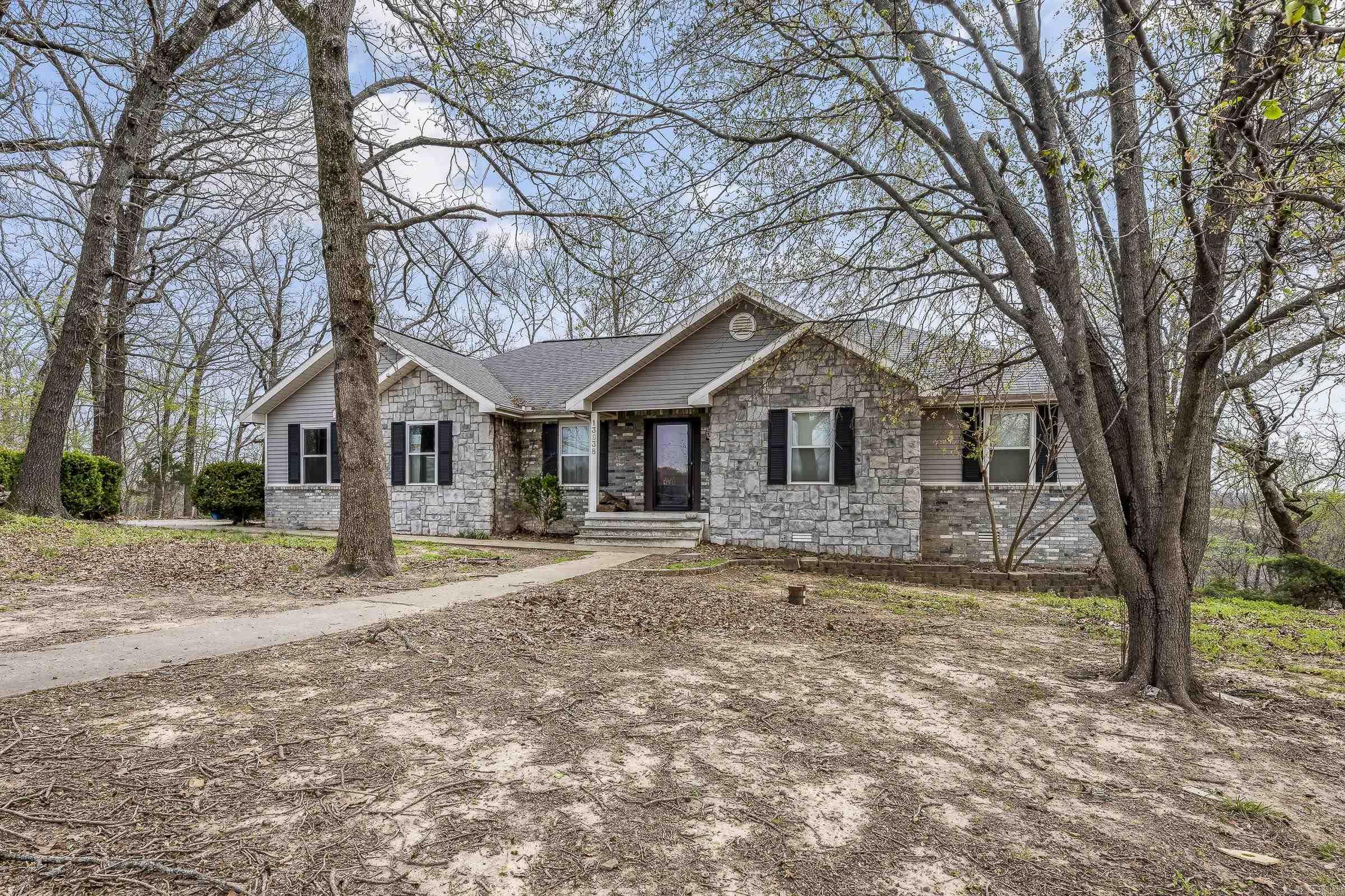 13638 Spring  Bentonville, AR