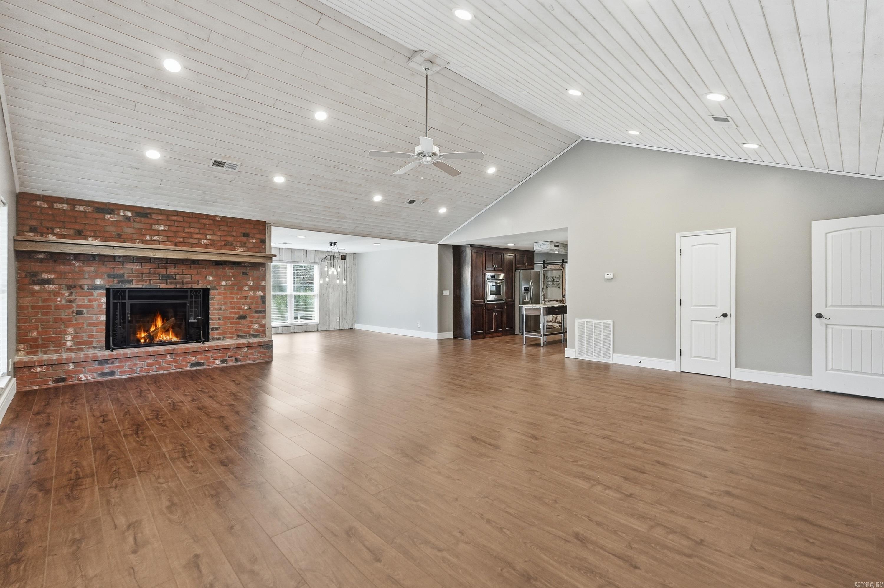 1224 Twin Coves Circle  Greers Ferry, AR