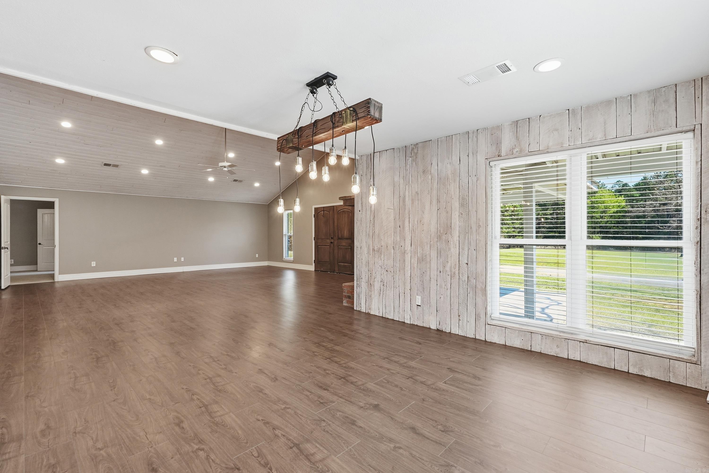 1224 Twin Coves Circle  Greers Ferry, AR